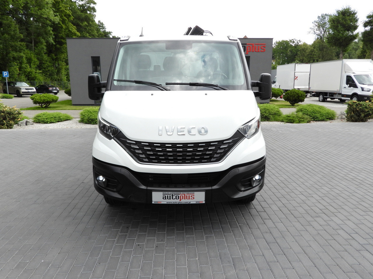 IVECO DAILY 35C18 THREE-WAY TIPPER 3 HDS SEATS CRUISE CONTROL LED LIGHTS AUTOMATIC TRANSMISSION HI-MATIC TWIN WHEELS AIR CONDITIONING 180HP - Tarbesõiduk kallur: pilt 5 IVECO DAILY 35C18 THREE-WAY TIPPER 3 HDS SEATS CRUISE CONTROL LED LIGHTS AUTOMATIC TRANSMISSION HI-MATIC TWIN WHEELS AIR CONDITIONING 180HP - Tarbesõiduk kallur: pilt 5
