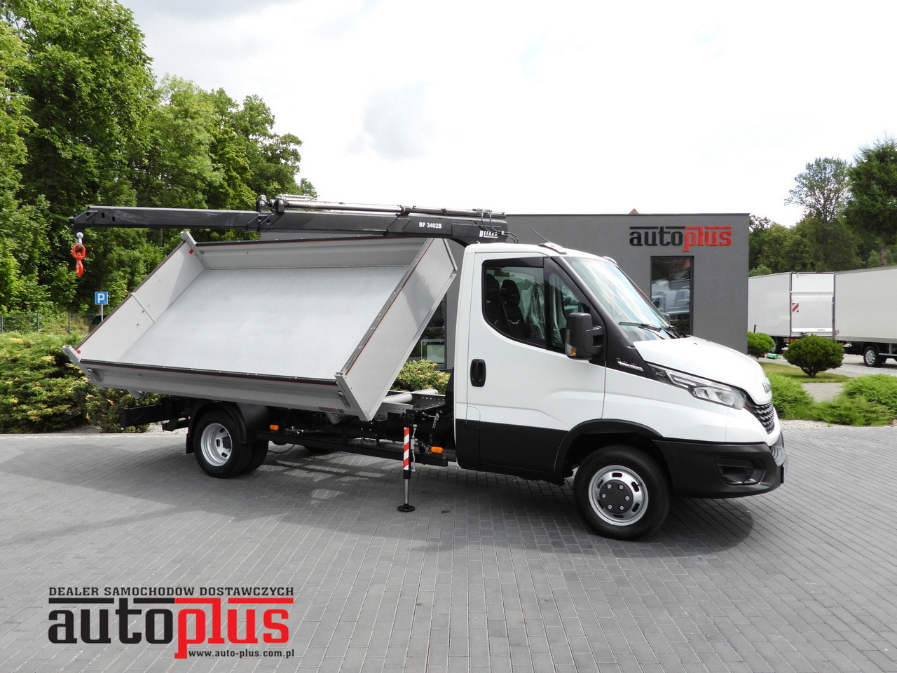 IVECO DAILY 35C18 THREE-WAY TIPPER 3 HDS SEATS CRUISE CONTROL LED LIGHTS AUTOMATIC TRANSMISSION HI-MATIC TWIN WHEELS AIR CONDITIONING 180HP - Tarbesõiduk kallur: pilt 1 IVECO DAILY 35C18 THREE-WAY TIPPER 3 HDS SEATS CRUISE CONTROL LED LIGHTS AUTOMATIC TRANSMISSION HI-MATIC TWIN WHEELS AIR CONDITIONING 180HP - Tarbesõiduk kallur: pilt 1