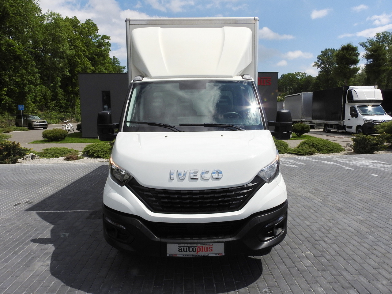 IVECO DAILY 35S14 8 PALLETS CRUISE CONTROL TWIN WHEELS AIR CONDITIONING 140HP - Tarbesõiduk furgoon: pilt 5 IVECO DAILY 35S14 8 PALLETS CRUISE CONTROL TWIN WHEELS AIR CONDITIONING 140HP - Tarbesõiduk furgoon: pilt 5