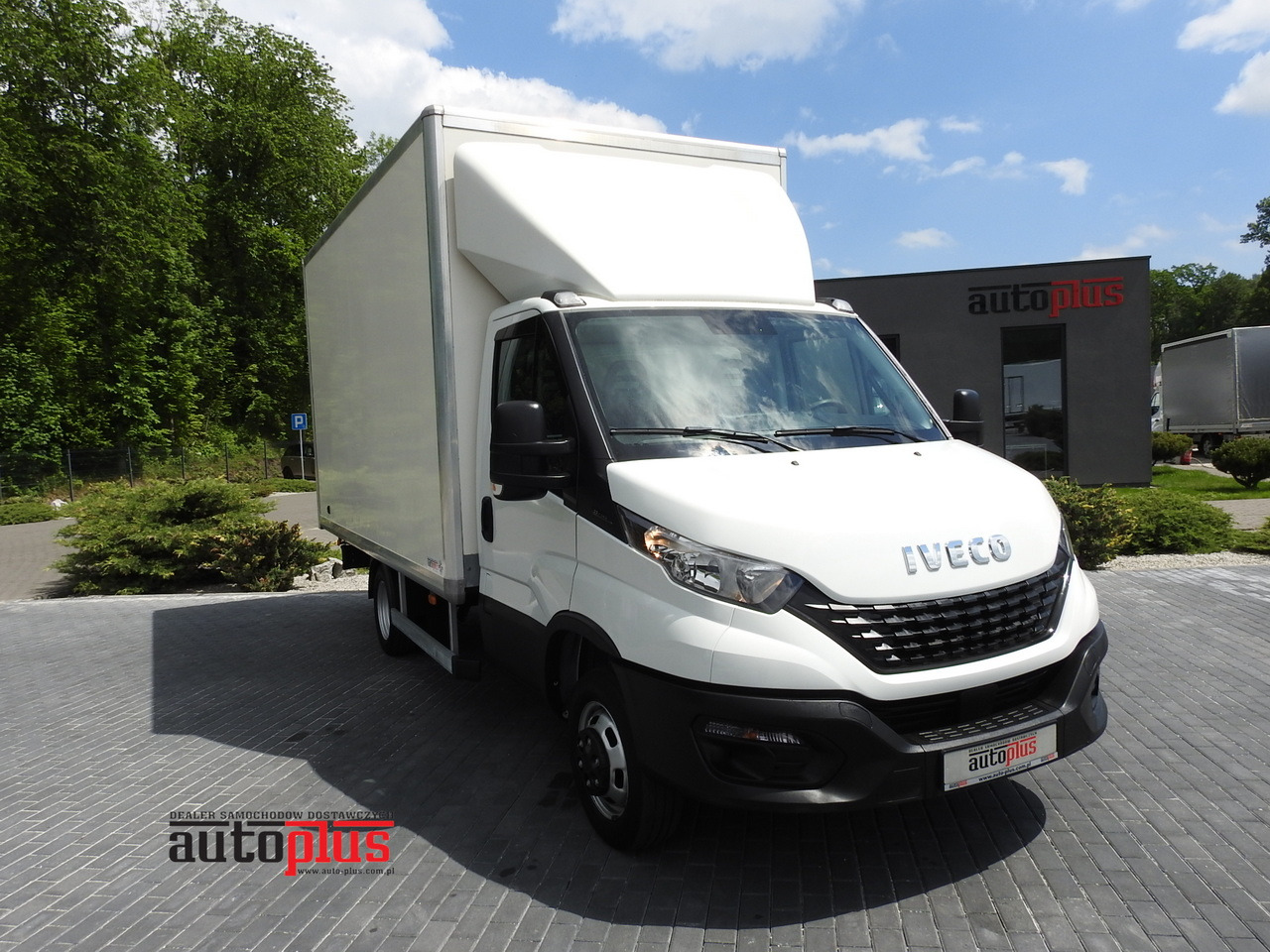 IVECO DAILY 35S14 8 PALLETS CRUISE CONTROL TWIN WHEELS AIR CONDITIONING 140HP - Tarbesõiduk furgoon: pilt 1 IVECO DAILY 35S14 8 PALLETS CRUISE CONTROL TWIN WHEELS AIR CONDITIONING 140HP - Tarbesõiduk furgoon: pilt 1