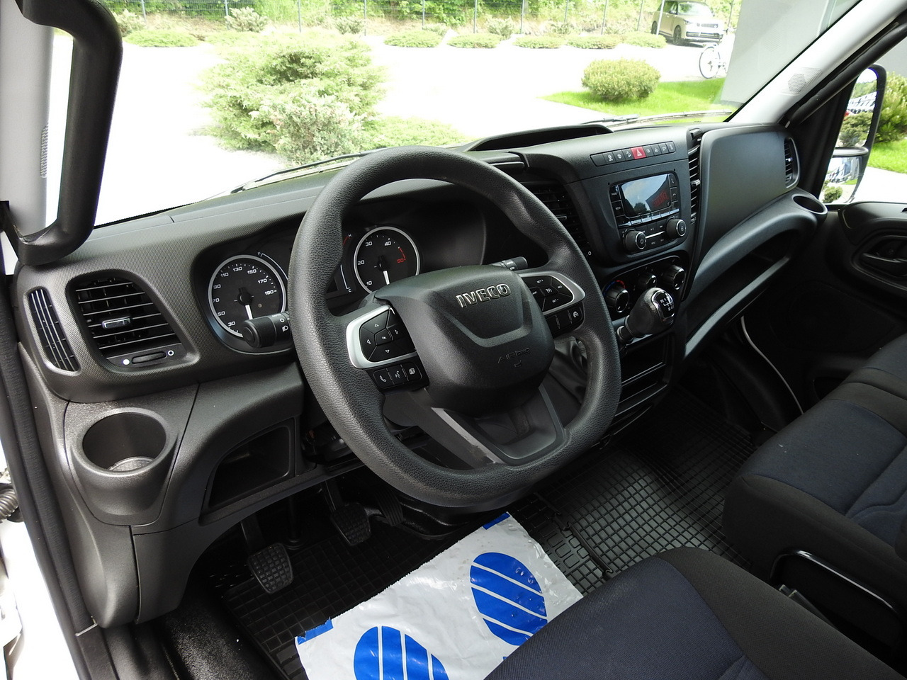 IVECO DAILY 35S14 8 PALLETS CRUISE CONTROL TWIN WHEELS AIR CONDITIONING 140HP - Tarbesõiduk furgoon: pilt 2 IVECO DAILY 35S14 8 PALLETS CRUISE CONTROL TWIN WHEELS AIR CONDITIONING 140HP - Tarbesõiduk furgoon: pilt 2