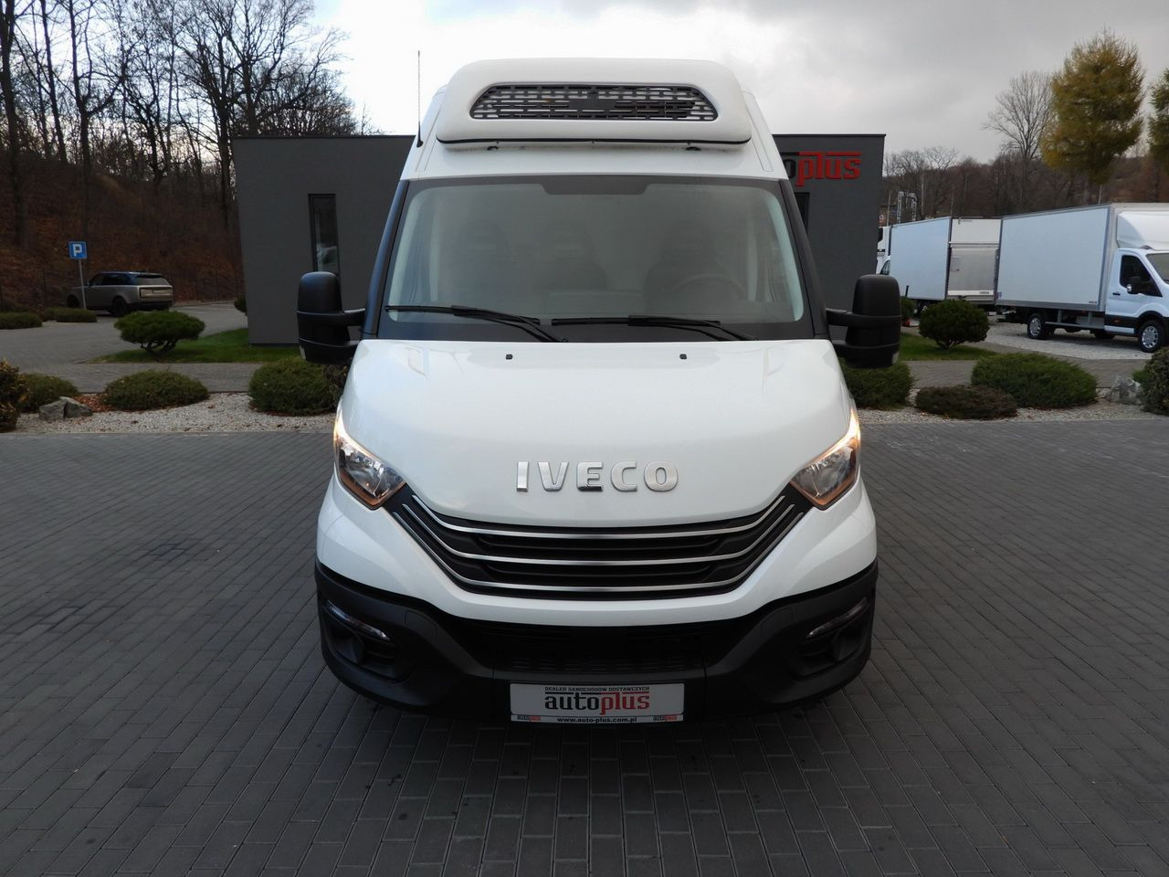 IVECO DAILY 35S14 REFRIGERATOR VAN 0*C POWER SUPPLY 230V NAVIGATION AUTOMATIC TRANSMISSION AIR CONDITIONING 140HP - Tarbesõiduk külmik: pilt 5 IVECO DAILY 35S14 REFRIGERATOR VAN 0*C POWER SUPPLY 230V NAVIGATION AUTOMATIC TRANSMISSION AIR CONDITIONING 140HP - Tarbesõiduk külmik: pilt 5