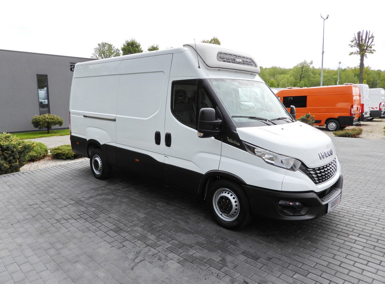 IVECO DAILY 35S14 REFRIGERATOR VAN -10*C POWER SUPPLY 230V CRUISE CONTROL AUTOMATIC TRANSMISSION HI-MATIC AIR CONDITIONING 140HP - Tarbesõiduk külmik: pilt 4 IVECO DAILY 35S14 REFRIGERATOR VAN -10*C POWER SUPPLY 230V CRUISE CONTROL AUTOMATIC TRANSMISSION HI-MATIC AIR CONDITIONING 140HP - Tarbesõiduk külmik: pilt 4