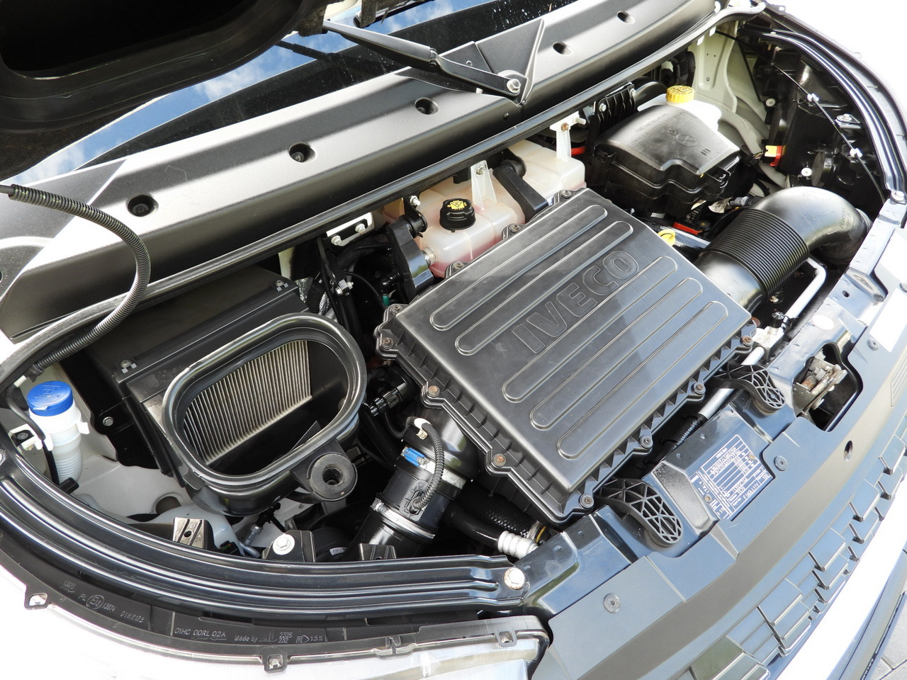 Tarbesõiduk külmik IVECO DAILY 35S14 REFRIGERATOR VAN -10*C POWER SUPPLY 230V CRUISE CONTROL AUTOMATIC TRANSMISSION HI-MATIC AIR CONDITIONING  140HP: pilt 33