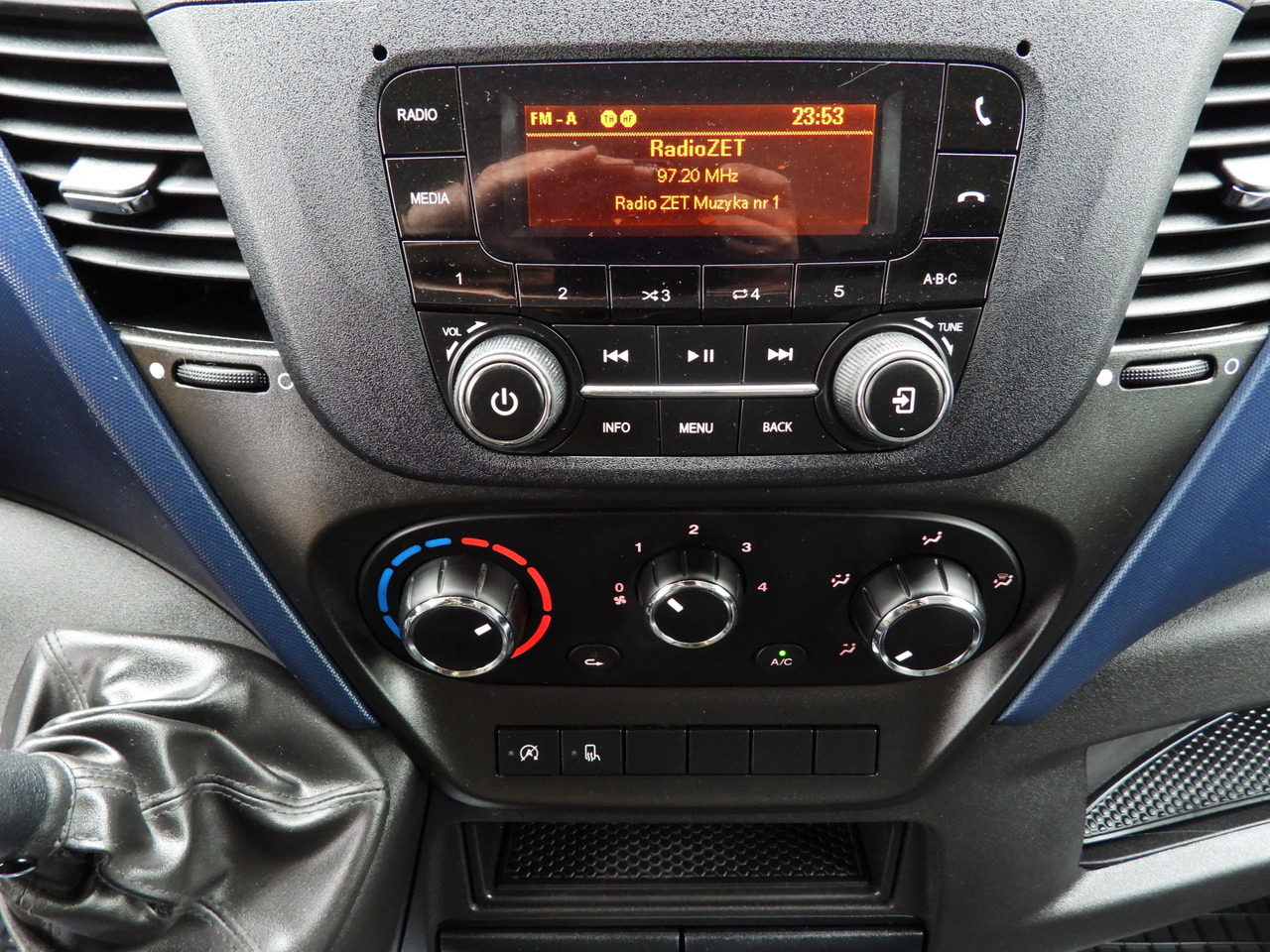 Tarbesõiduk külmik IVECO DAILY 35S14 REFRIGERATOR VAN -10*C POWER SUPPLY 230V CRUISE CONTROL AUTOMATIC TRANSMISSION HI-MATIC AIR CONDITIONING  140HP: pilt 44