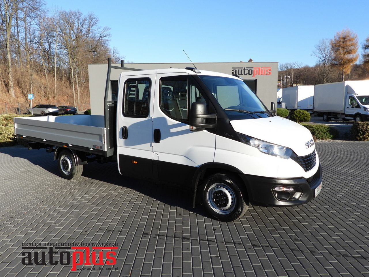 IVECO DAILY 35S14 STAKE BODY DOUBLE CABIN DOKA 7 SEATS CRUISE CONTROL AIR CONDITIONING 140HP - Meeskonnaauto: pilt 1 IVECO DAILY 35S14 STAKE BODY DOUBLE CABIN DOKA 7 SEATS CRUISE CONTROL AIR CONDITIONING 140HP - Meeskonnaauto: pilt 1