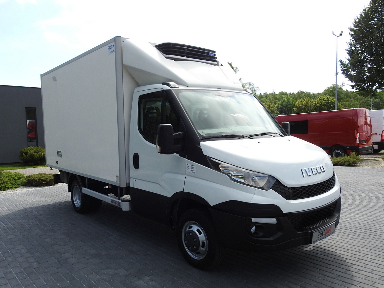 IVECO DAILY 35S15 REGRIGERATOR BOX -12*C 8 PALLETS CRUISE CONTROL TWIN WHEELS AIR CONDITIONING 150HP - Tarbesõiduk külmik: pilt 4 IVECO DAILY 35S15 REGRIGERATOR BOX -12*C 8 PALLETS CRUISE CONTROL TWIN WHEELS AIR CONDITIONING 150HP - Tarbesõiduk külmik: pilt 4
