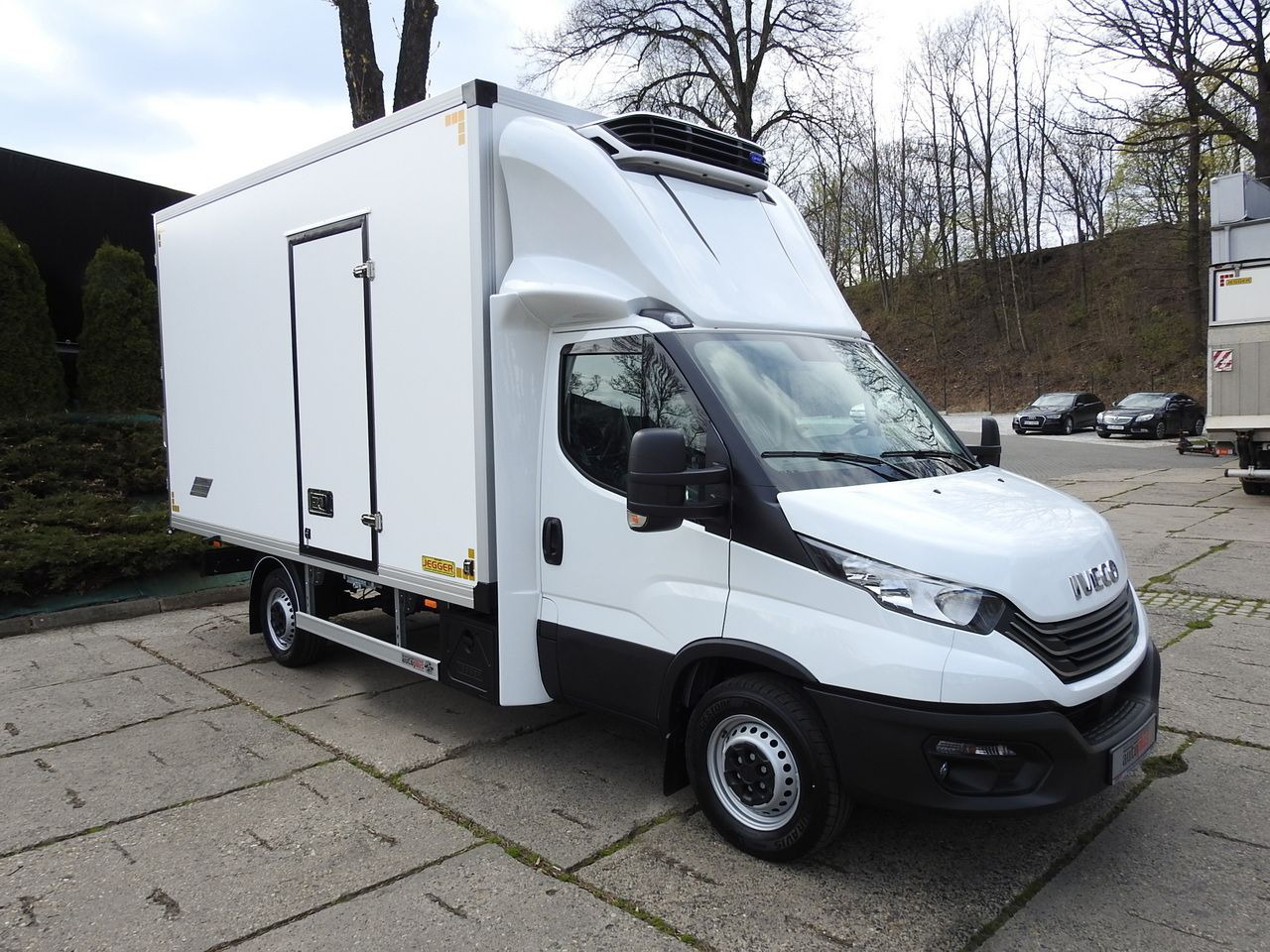 IVECO DAILY 35S16 NEW REGRIGERATOR BOX -10*C 8 PALLETS HEATING FUNCTION POWER SUPPLY 230V CRUISE CONTROL AIR CONDITIONING 160HP - Tarbesõiduk külmik: pilt 4 IVECO DAILY 35S16 NEW REGRIGERATOR BOX -10*C 8 PALLETS HEATING FUNCTION POWER SUPPLY 230V CRUISE CONTROL AIR CONDITIONING 160HP - Tarbesõiduk külmik: pilt 4