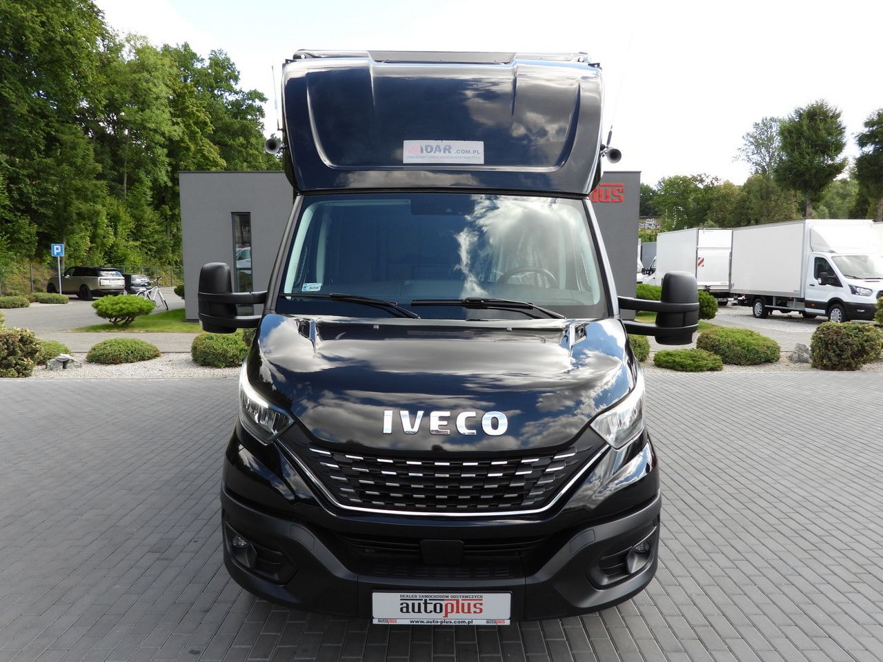 IVECO DAILY 35S18 BOX LIFT 8 PALLETS WEBASTO CRUISE CONTROL NAVIGATION LED LIGHTS PNEUMATICS AIR CONDITIONING 180HP - Tarbesõiduk furgoon: pilt 5 IVECO DAILY 35S18 BOX LIFT 8 PALLETS WEBASTO CRUISE CONTROL NAVIGATION LED LIGHTS PNEUMATICS AIR CONDITIONING 180HP - Tarbesõiduk furgoon: pilt 5