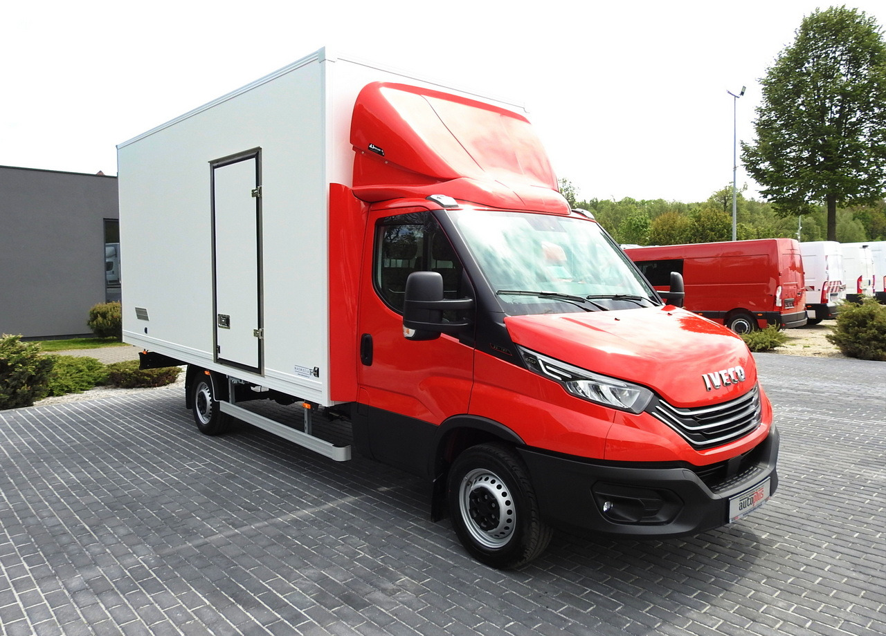 IVECO DAILY 35S18 NEW BOX 10 PALLETS CRUISE CONTROL NAVIGATION AIR CONDITIONING LED LIGHTS GUARANTEE 180HP - Tarbesõiduk furgoon: pilt 4 IVECO DAILY 35S18 NEW BOX 10 PALLETS CRUISE CONTROL NAVIGATION AIR CONDITIONING LED LIGHTS GUARANTEE 180HP - Tarbesõiduk furgoon: pilt 4