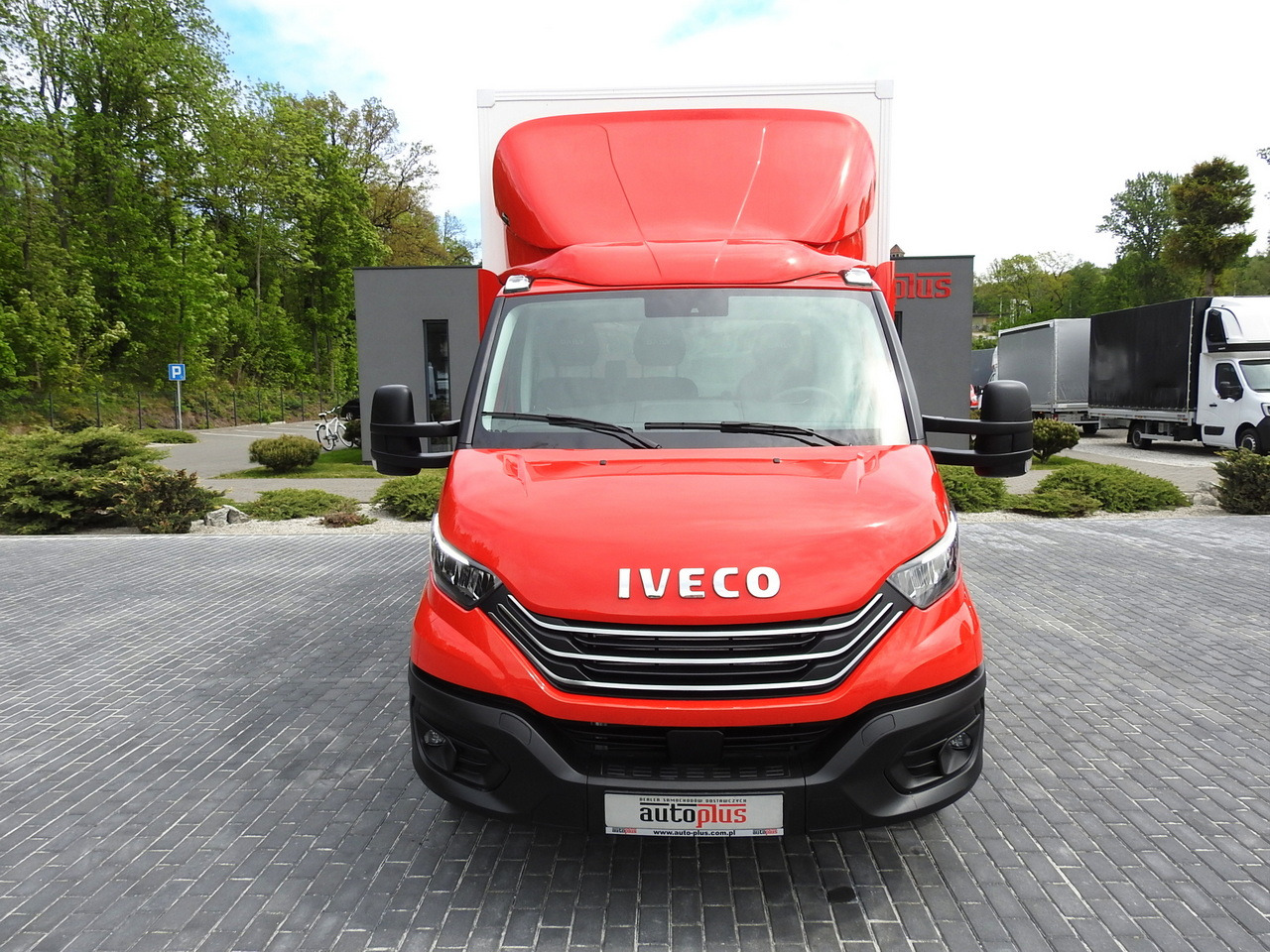 IVECO DAILY 35S18 NEW BOX 10 PALLETS CRUISE CONTROL NAVIGATION AIR CONDITIONING LED LIGHTS GUARANTEE 180HP - Tarbesõiduk furgoon: pilt 5 IVECO DAILY 35S18 NEW BOX 10 PALLETS CRUISE CONTROL NAVIGATION AIR CONDITIONING LED LIGHTS GUARANTEE 180HP - Tarbesõiduk furgoon: pilt 5