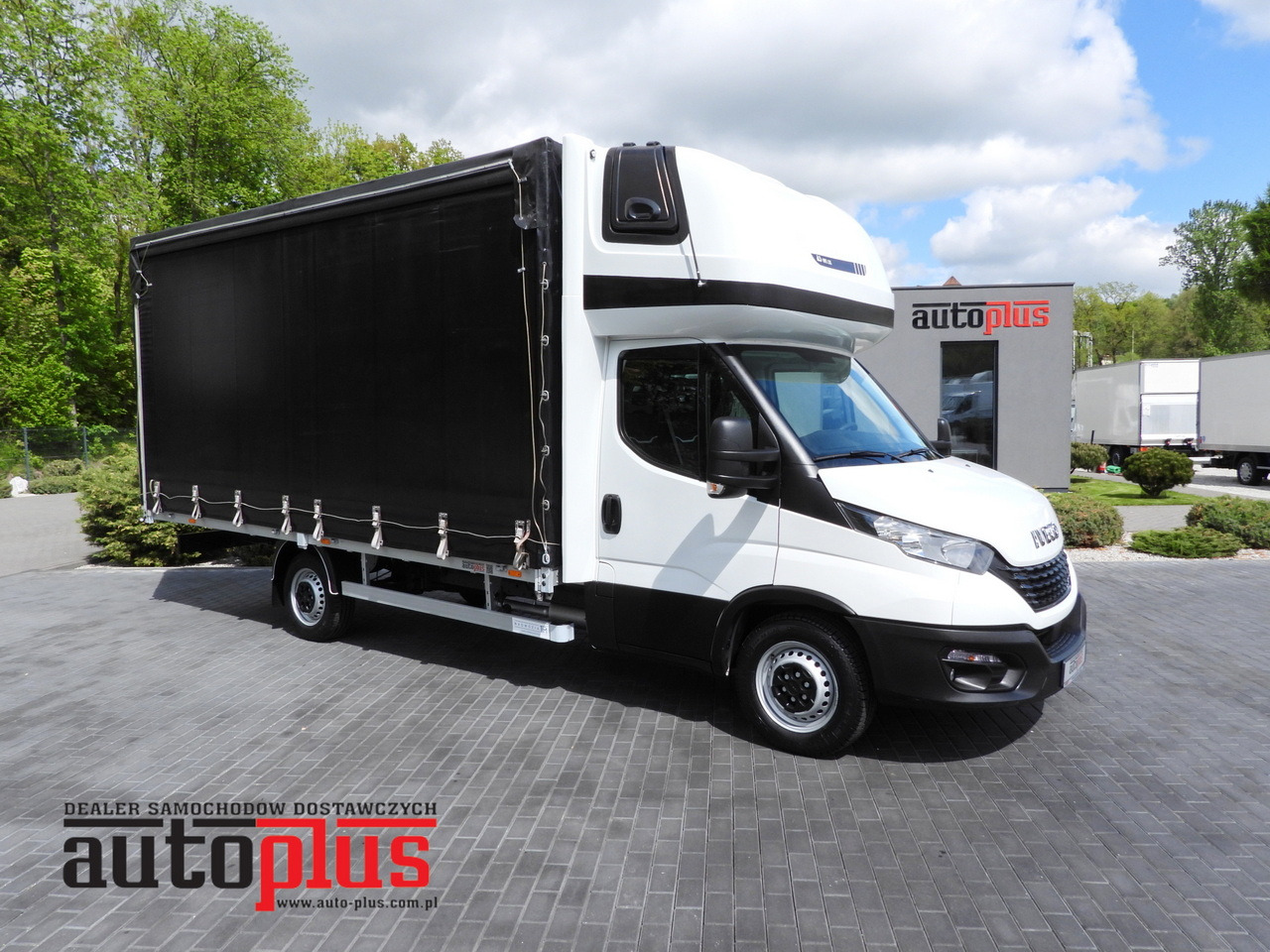IVECO DAILY 35S18 TARPAULIN 10 PALLETS WEBASTO CRUISE CONTROL AIR CONDITIONING 180HP - Tent tarbesõiduk: pilt 1 IVECO DAILY 35S18 TARPAULIN 10 PALLETS WEBASTO CRUISE CONTROL AIR CONDITIONING 180HP - Tent tarbesõiduk: pilt 1