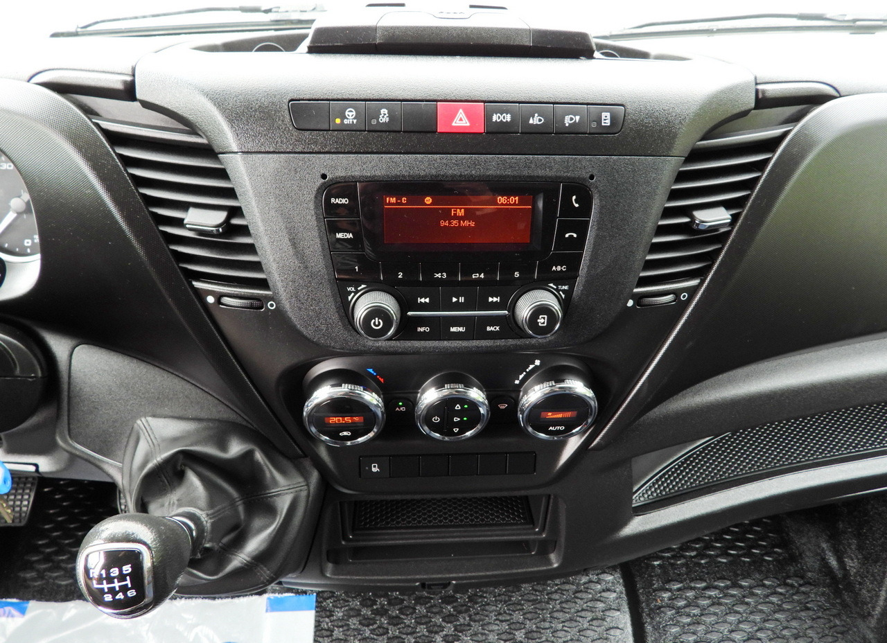 Tent tarbesõiduk IVECO DAILY 35S18 TARPAULIN 10 PALLETS WEBASTO CRUISE CONTROL AIR CONDITIONING 180HP: pilt 37 Tent tarbesõiduk IVECO DAILY 35S18 TARPAULIN 10 PALLETS WEBASTO CRUISE CONTROL AIR CONDITIONING 180HP: pilt 37