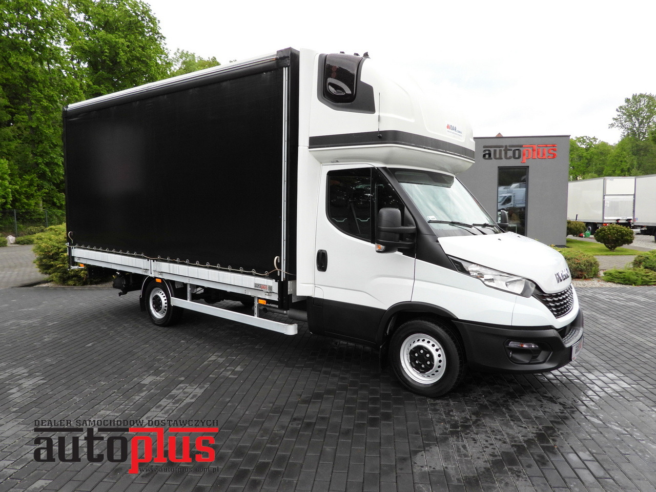 IVECO DAILY 35S18 TARPAULIN 10 PALLETS WEBASTO CRUISE CONTROL AIR CONDITIONING 180HP - Tent tarbesõiduk: pilt 1 IVECO DAILY 35S18 TARPAULIN 10 PALLETS WEBASTO CRUISE CONTROL AIR CONDITIONING 180HP - Tent tarbesõiduk: pilt 1