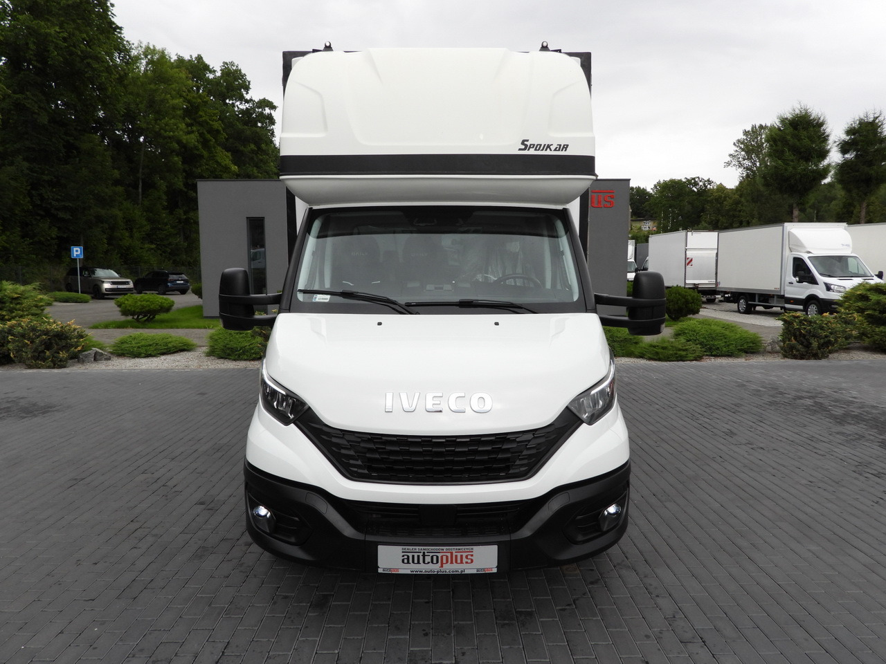IVECO DAILY 35S18 TARPAULIN 10 PALLETS WEBASTO CRUISE CONTROL NAVIGATION LED LIGHTS AIR CONDITIONING 180HP - Tent tarbesõiduk: pilt 5 IVECO DAILY 35S18 TARPAULIN 10 PALLETS WEBASTO CRUISE CONTROL NAVIGATION LED LIGHTS AIR CONDITIONING 180HP - Tent tarbesõiduk: pilt 5