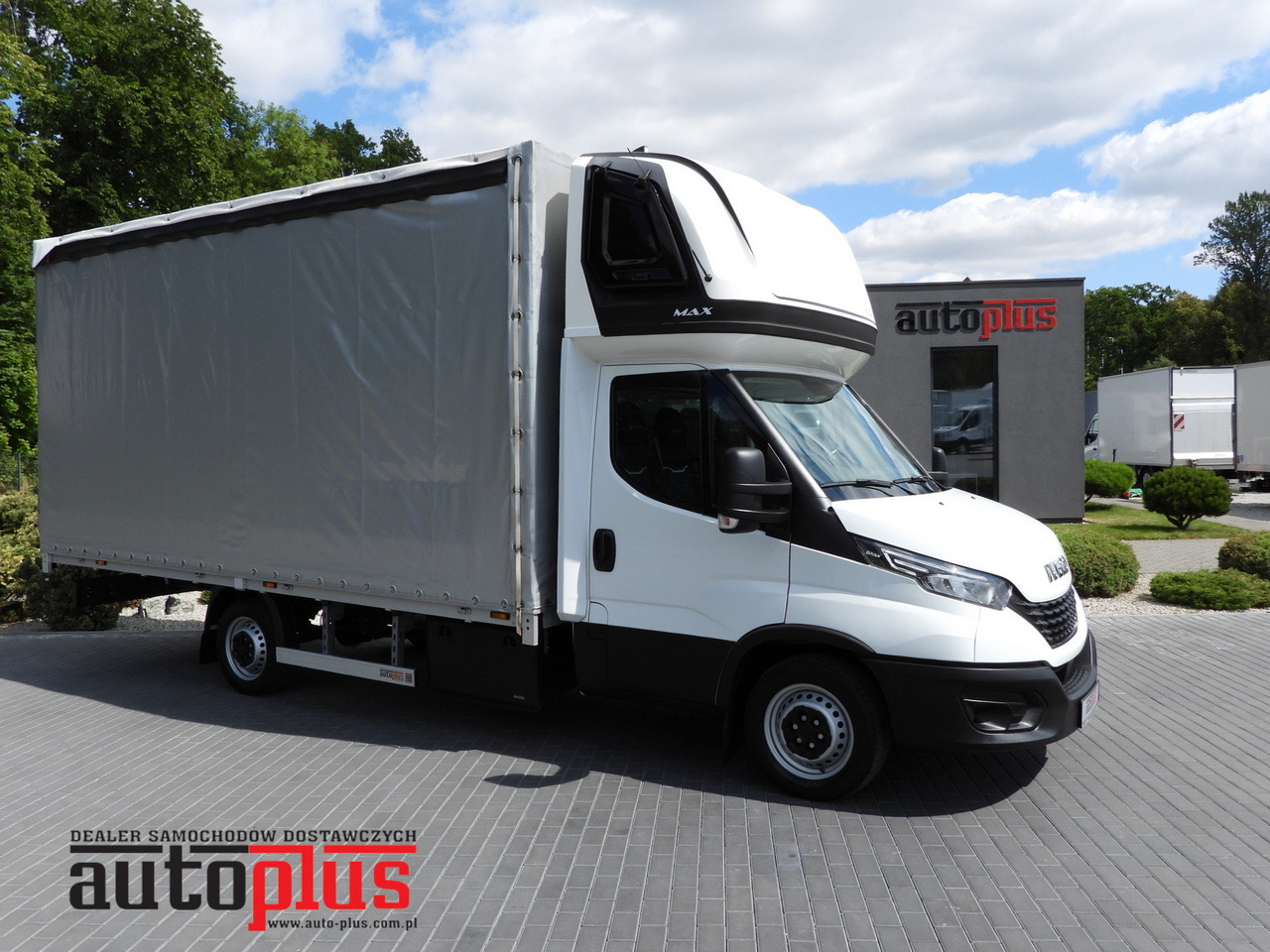 IVECO DAILY 35S18 TARPAULIN 10 PALLETS WEBASTO CRUISE CONTROL NAVIGATION LED LIGHTS AIR CONDITIONING 180HP - Tent tarbesõiduk: pilt 1 IVECO DAILY 35S18 TARPAULIN 10 PALLETS WEBASTO CRUISE CONTROL NAVIGATION LED LIGHTS AIR CONDITIONING 180HP - Tent tarbesõiduk: pilt 1
