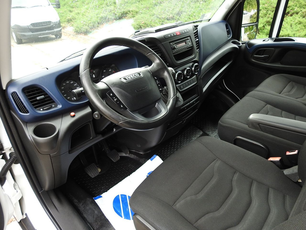 IVECO DAILY 35S18 TARPAULIN LIFT 8 PALLETS CRUISE CONTROL AIR CONDITIONING 180HP - Tent tarbesõiduk: pilt 2 IVECO DAILY 35S18 TARPAULIN LIFT 8 PALLETS CRUISE CONTROL AIR CONDITIONING 180HP - Tent tarbesõiduk: pilt 2