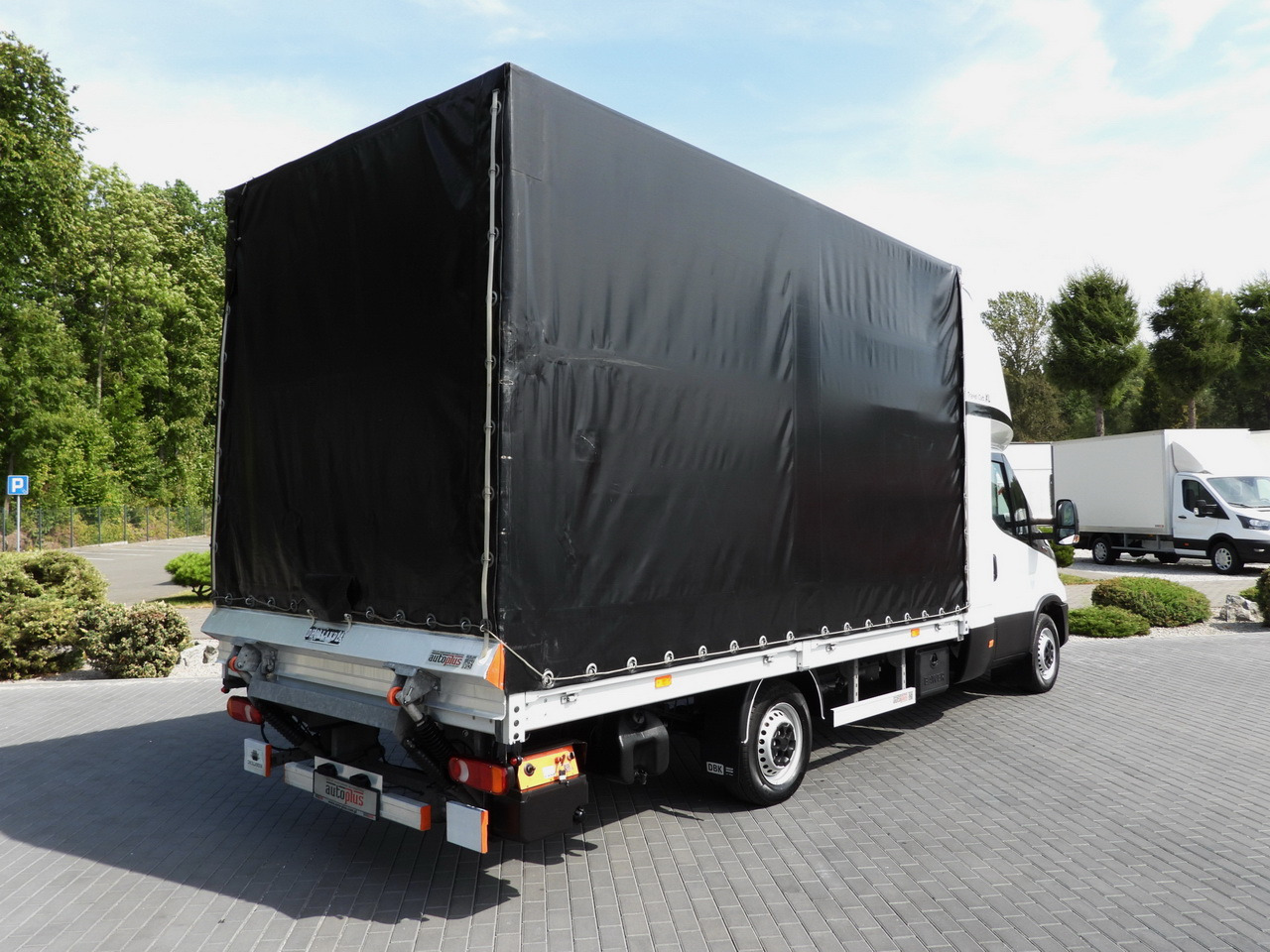 IVECO DAILY 35S18 TARPAULIN LIFT 8 PALLETS CRUISE CONTROL AIR CONDITIONING 180HP - Tent tarbesõiduk: pilt 3 IVECO DAILY 35S18 TARPAULIN LIFT 8 PALLETS CRUISE CONTROL AIR CONDITIONING 180HP - Tent tarbesõiduk: pilt 3