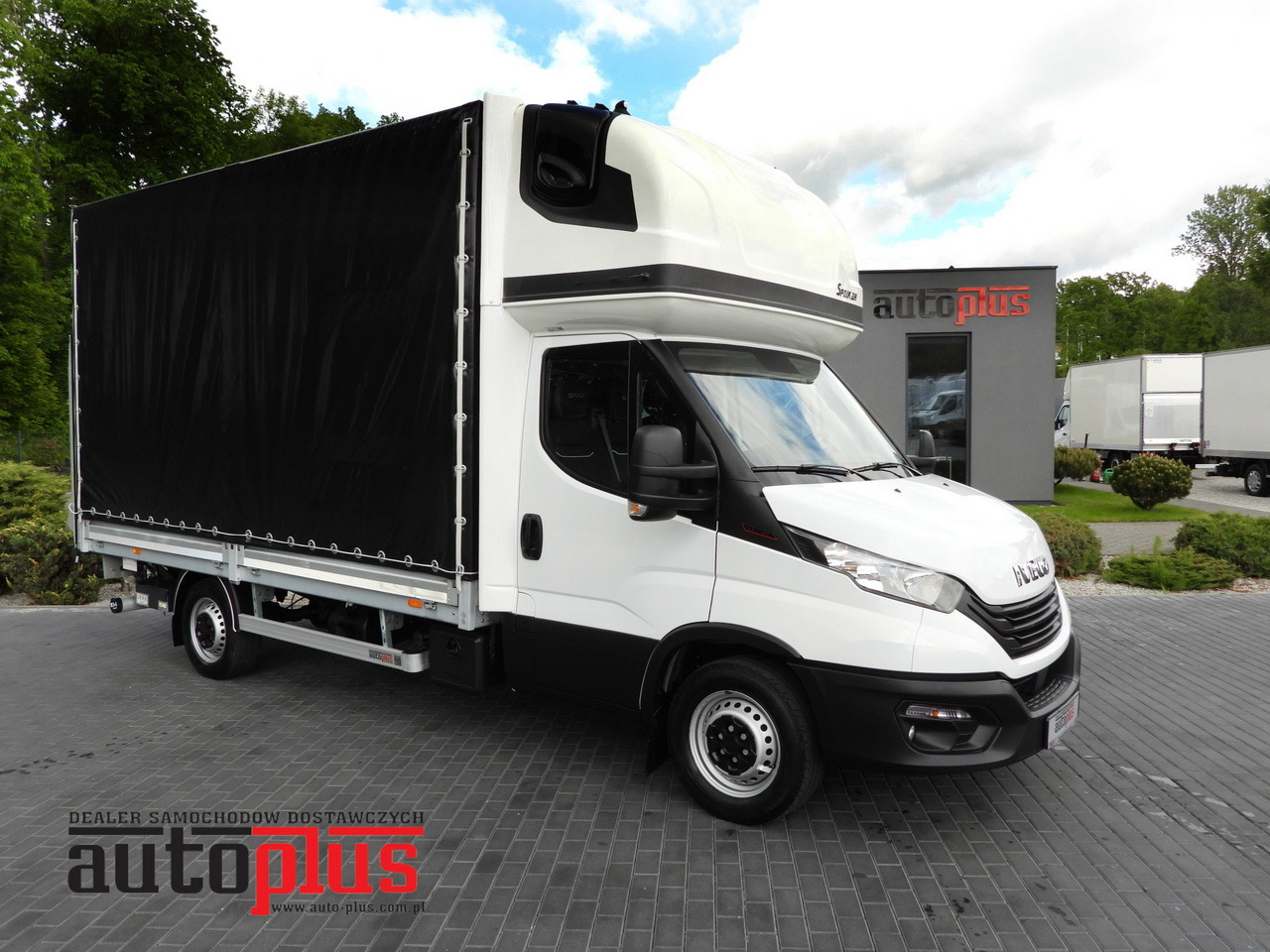 IVECO DAILY 35S18 TARPAULIN LIFT 8 PALLETS WEBASTO CRUISE CONTROL AIR CONDITIONING 180HP - Tent tarbesõiduk: pilt 1 IVECO DAILY 35S18 TARPAULIN LIFT 8 PALLETS WEBASTO CRUISE CONTROL AIR CONDITIONING 180HP - Tent tarbesõiduk: pilt 1