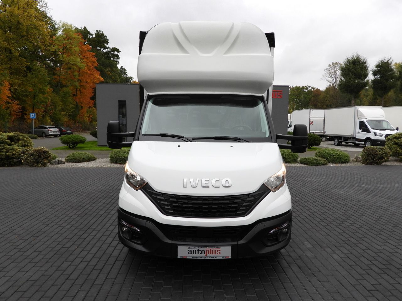 IVECO DAILY 35S18 TARPAULIN LIFT 8 PALLETS WEBASTO CRUISE CONTROL AIR CONDITIONING 180HP - Tent tarbesõiduk: pilt 5 IVECO DAILY 35S18 TARPAULIN LIFT 8 PALLETS WEBASTO CRUISE CONTROL AIR CONDITIONING 180HP - Tent tarbesõiduk: pilt 5