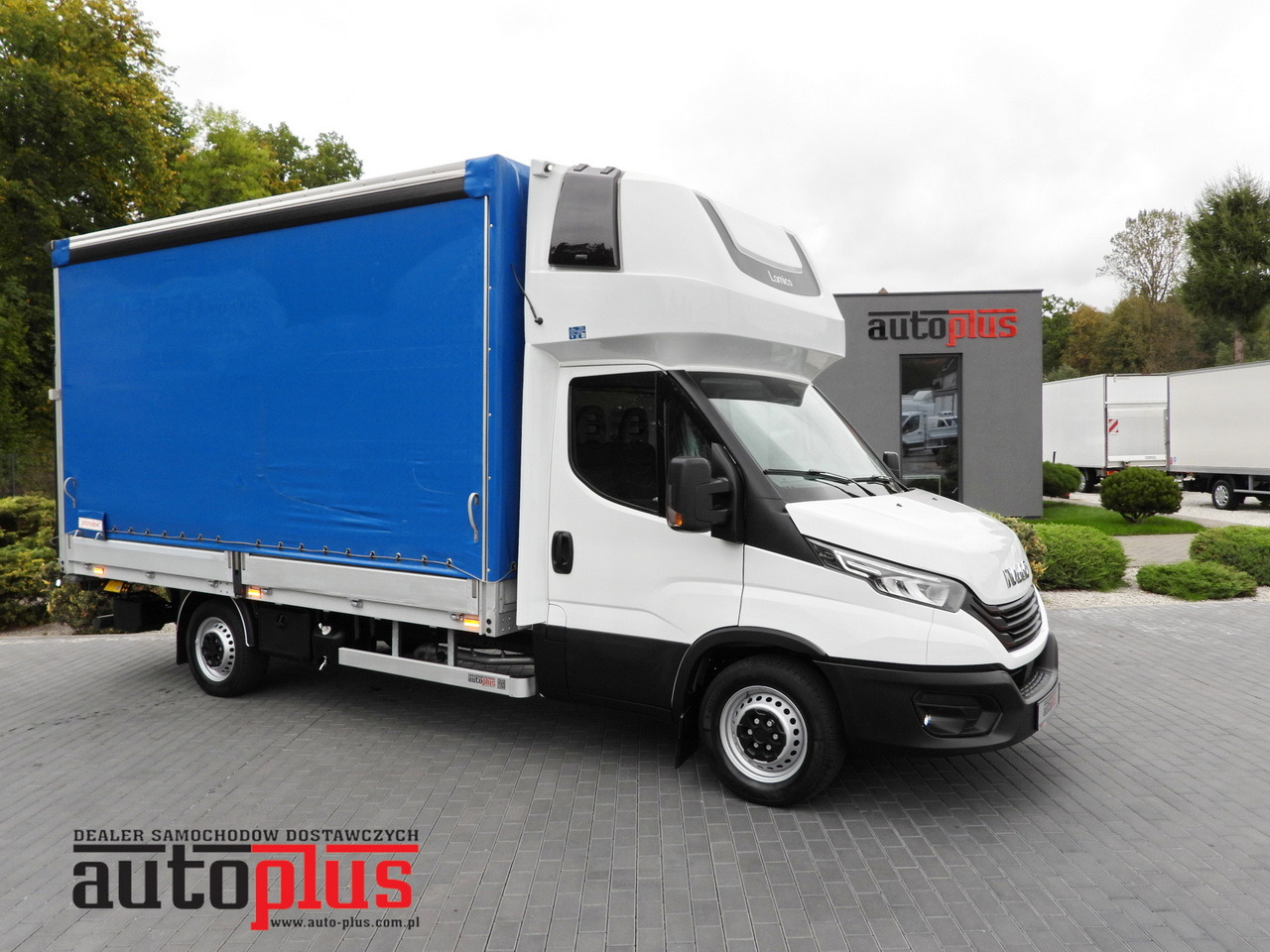 IVECO DAILY 35S18 TARPAULIN LIFT 8 PALLETS WEBASTO CRUISE CONTROL LED LIGHTS AIR CONDITIONING 180HP - Tent tarbesõiduk: pilt 1 IVECO DAILY 35S18 TARPAULIN LIFT 8 PALLETS WEBASTO CRUISE CONTROL LED LIGHTS AIR CONDITIONING 180HP - Tent tarbesõiduk: pilt 1