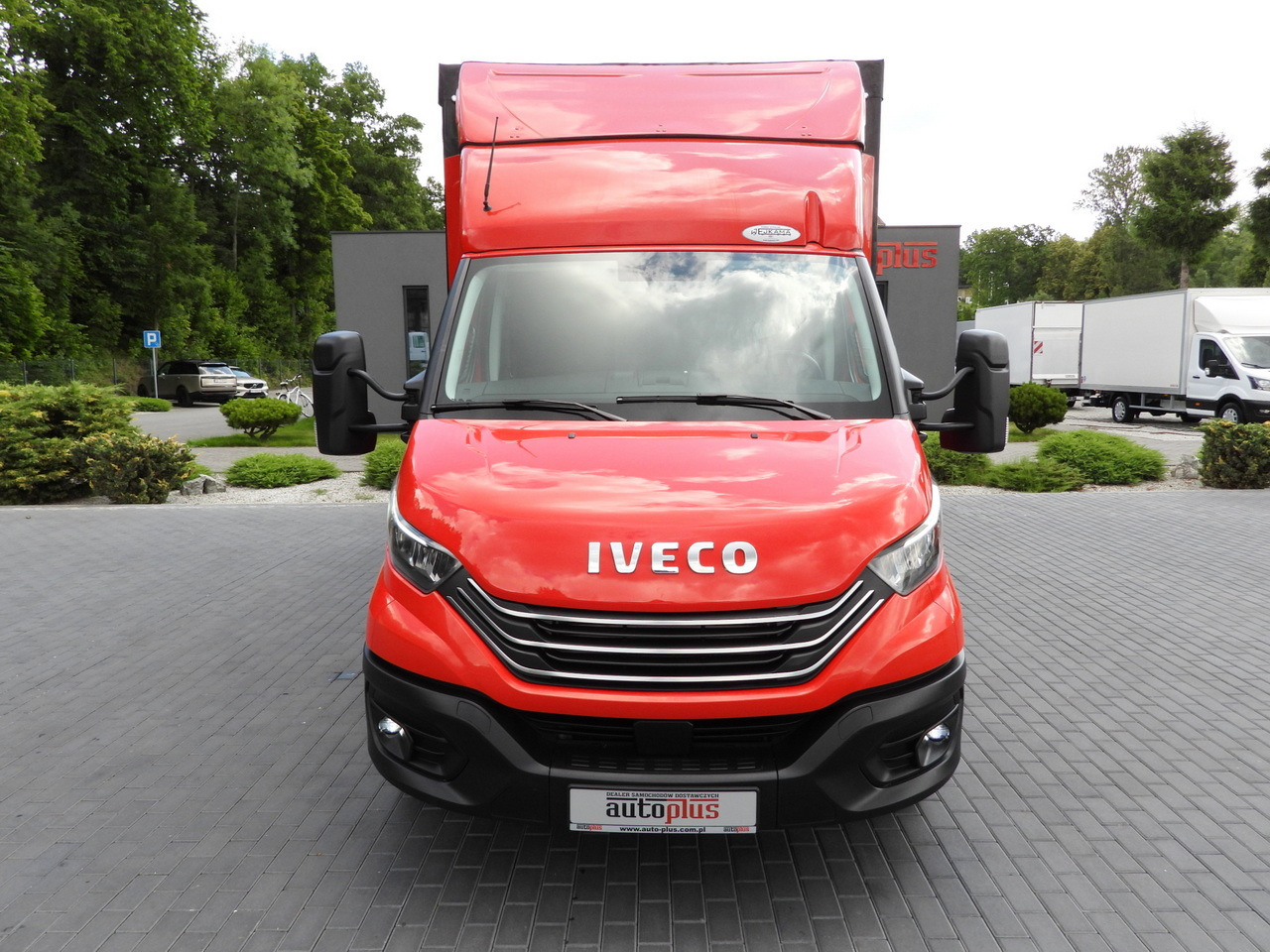 IVECO DAILY 35S21 TARPAULIN 10 PALLETS WEBASTO CRUISE CONTROL NAVIGATION LED LIGHTS PNEUMATICS AUTOMATIC TRANSMISSION HI-MATIC AIR CONDITIONING 210HP - Tent tarbesõiduk: pilt 5 IVECO DAILY 35S21 TARPAULIN 10 PALLETS WEBASTO CRUISE CONTROL NAVIGATION LED LIGHTS PNEUMATICS AUTOMATIC TRANSMISSION HI-MATIC AIR CONDITIONING 210HP - Tent tarbesõiduk: pilt 5