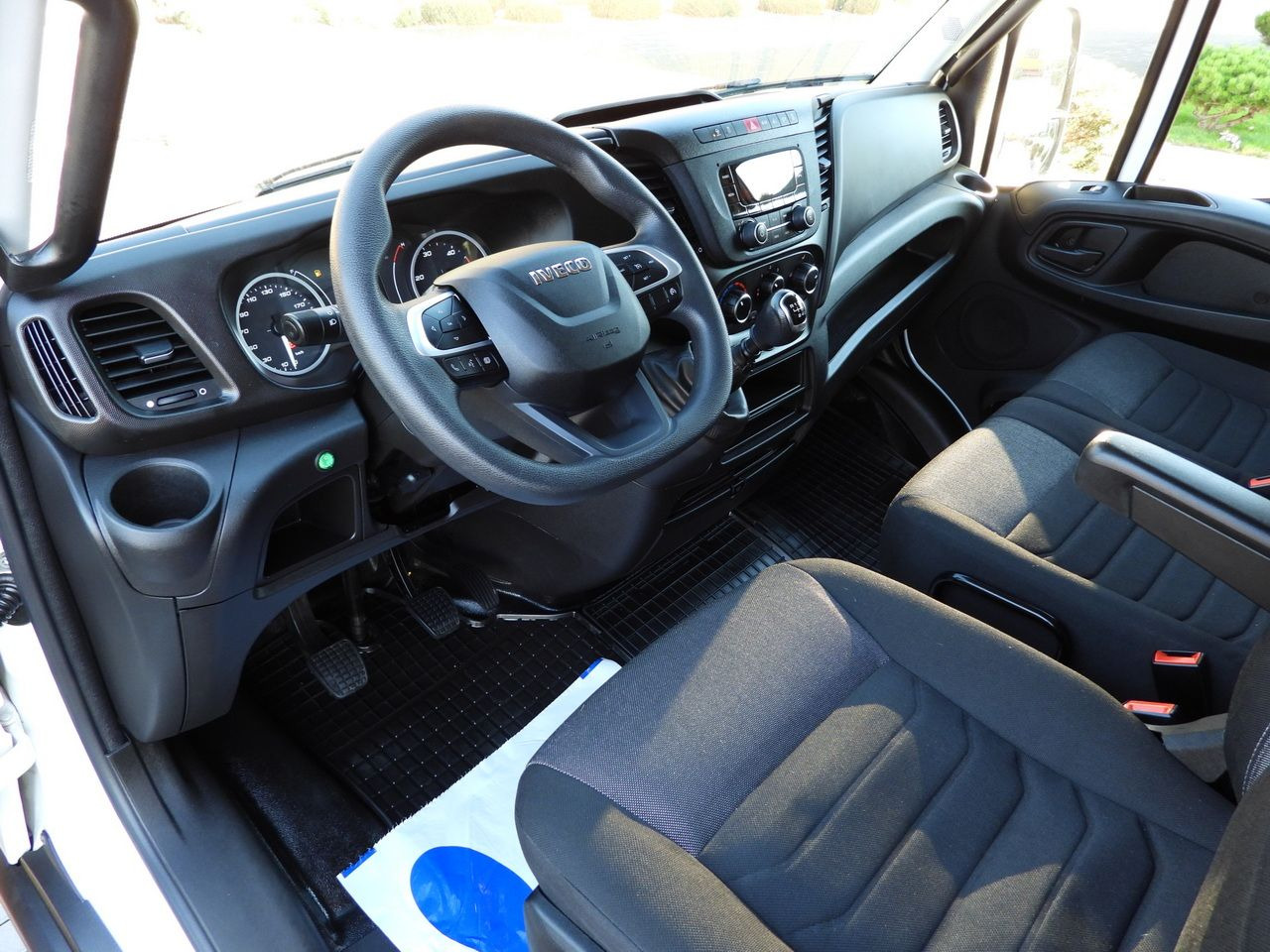 IVECO DAILY 50C16 TARPAULIN 10 PALLETS CRUISE CONTROL TWIN WHEELS AIR CONDITIONING 160HP - Tent tarbesõiduk: pilt 2 IVECO DAILY 50C16 TARPAULIN 10 PALLETS CRUISE CONTROL TWIN WHEELS AIR CONDITIONING 160HP - Tent tarbesõiduk: pilt 2