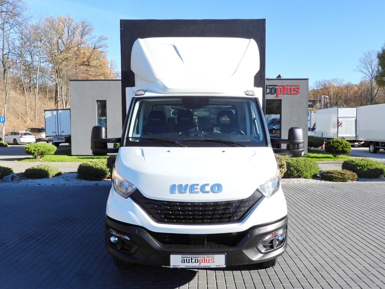 IVECO DAILY 50C17 TARPAULIN 10 PALLETS CRUISE CONTROL TWIN WHEELS AIR CONDITIONING 180HP - Tent tarbesõiduk: pilt 5 IVECO DAILY 50C17 TARPAULIN 10 PALLETS CRUISE CONTROL TWIN WHEELS AIR CONDITIONING 180HP - Tent tarbesõiduk: pilt 5