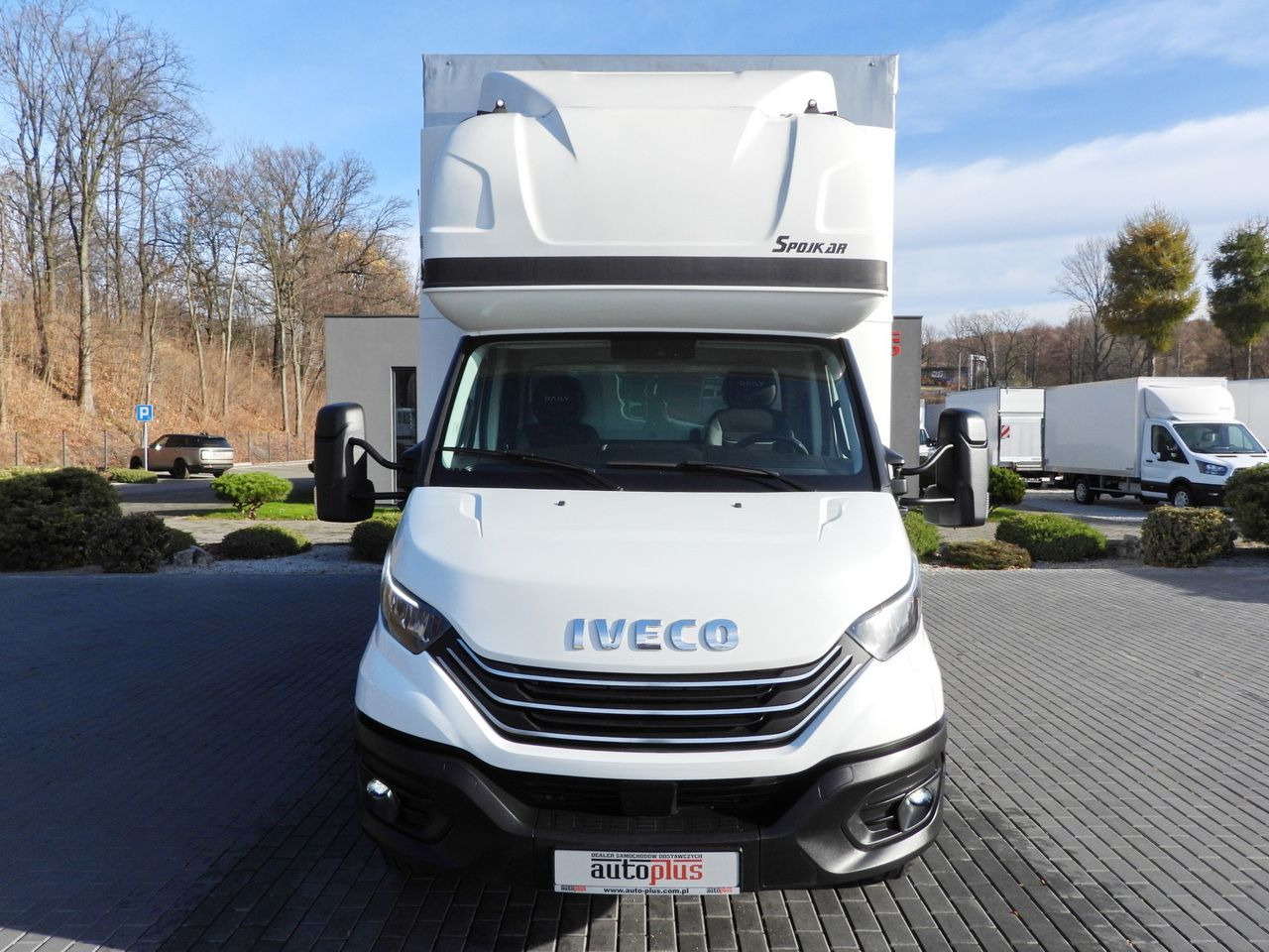 IVECO DAILY 70C18 TARPAULIN LIFT 16 PALLETS WEBASTO CRUISE CONTROL NAVIGATION LED LIGHTS PNEUMATICS AUTOMATIC TRANSMISSION HI-MATIC TWIN WHEELS AIR CONDITIONING 180HP - Tent tarbesõiduk: pilt 5 IVECO DAILY 70C18 TARPAULIN LIFT 16 PALLETS WEBASTO CRUISE CONTROL NAVIGATION LED LIGHTS PNEUMATICS AUTOMATIC TRANSMISSION HI-MATIC TWIN WHEELS AIR CONDITIONING 180HP - Tent tarbesõiduk: pilt 5