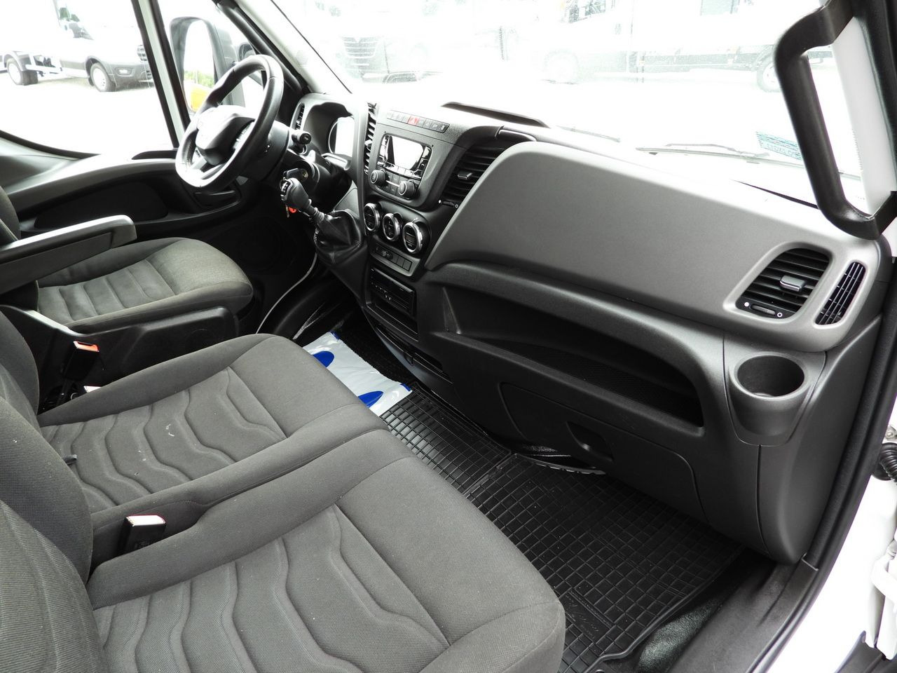 Tent veoauto IVECO DAILY 72C18 TARPAULIN LIFT 14 PALLETS WEBASTO CRUISE CONTROL LED LIGHTS TWIN WHEELS AIR CONDITIONING  180HP: pilt 49