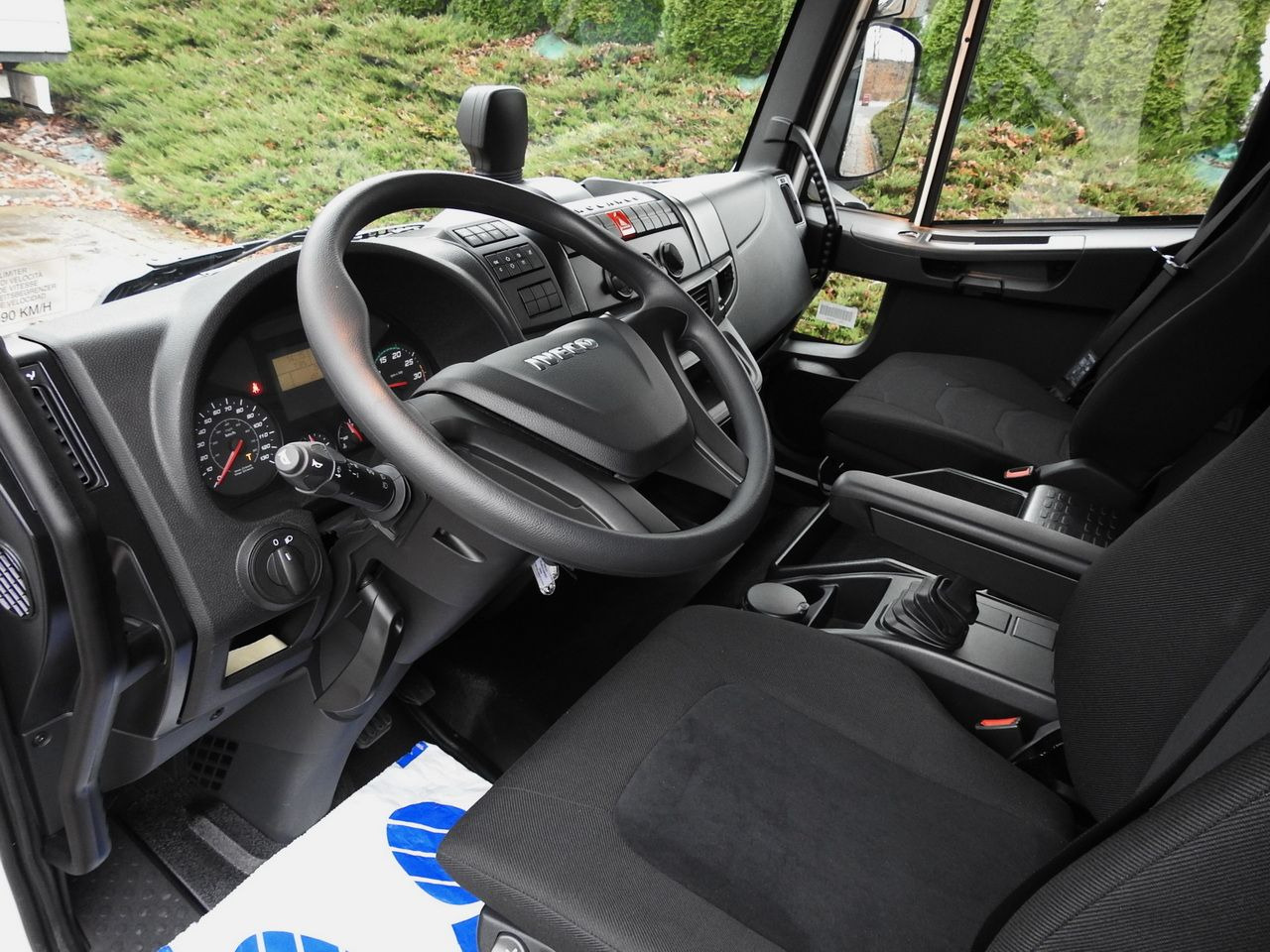 IVECO EUROCARGO 120-250 NEW TARPAULIN LIFT 18 PALLETS WEBASTO CRUISE CONTROL AIR CONDITIONING LED LIGHTS PNEUMATICS AUTOMATIC TRANSMISSION HI-MATIC 250HP - Tent tarbesõiduk: pilt 2 IVECO EUROCARGO 120-250 NEW TARPAULIN LIFT 18 PALLETS WEBASTO CRUISE CONTROL AIR CONDITIONING LED LIGHTS PNEUMATICS AUTOMATIC TRANSMISSION HI-MATIC 250HP - Tent tarbesõiduk: pilt 2