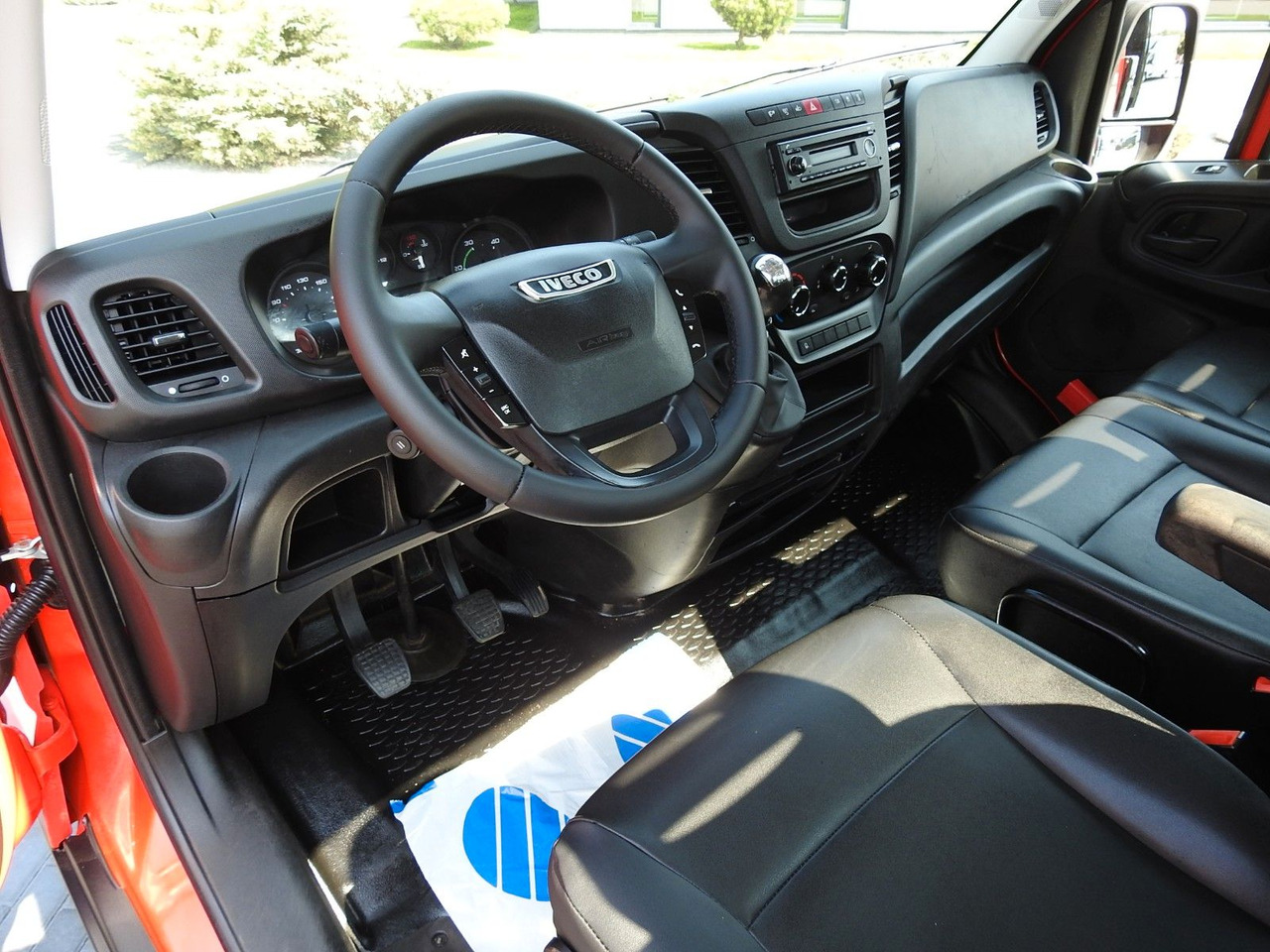 Iveco DAILY 35C13 KIPPER TEMPOMAT A/C ZWILLINGSRÄDER - Tarbesõiduk kallur: pilt 2 Iveco DAILY 35C13 KIPPER TEMPOMAT A/C ZWILLINGSRÄDER - Tarbesõiduk kallur: pilt 2