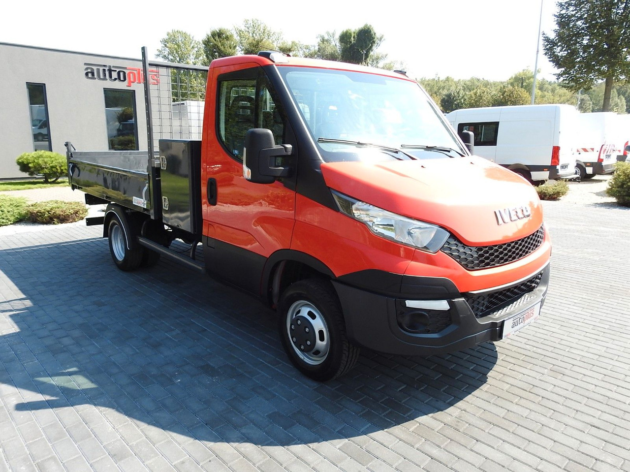 Iveco DAILY 35C13 KIPPER TEMPOMAT A/C ZWILLINGSRÄDER - Tarbesõiduk kallur: pilt 4 Iveco DAILY 35C13 KIPPER TEMPOMAT A/C ZWILLINGSRÄDER - Tarbesõiduk kallur: pilt 4