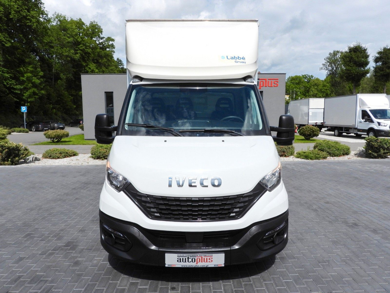 Iveco DAILY 35C16 KOFFER AUFZUG 8 PALETTEN TEMPOMAT Iveco DAILY 35C16 KOFFER AUFZUG 8 PALETTEN TEMPOMAT - Tarbesõiduk furgoon: pilt 5 Iveco DAILY 35C16 KOFFER AUFZUG 8 PALETTEN TEMPOMAT Iveco DAILY 35C16 KOFFER AUFZUG 8 PALETTEN TEMPOMAT - Tarbesõiduk furgoon: pilt 5
