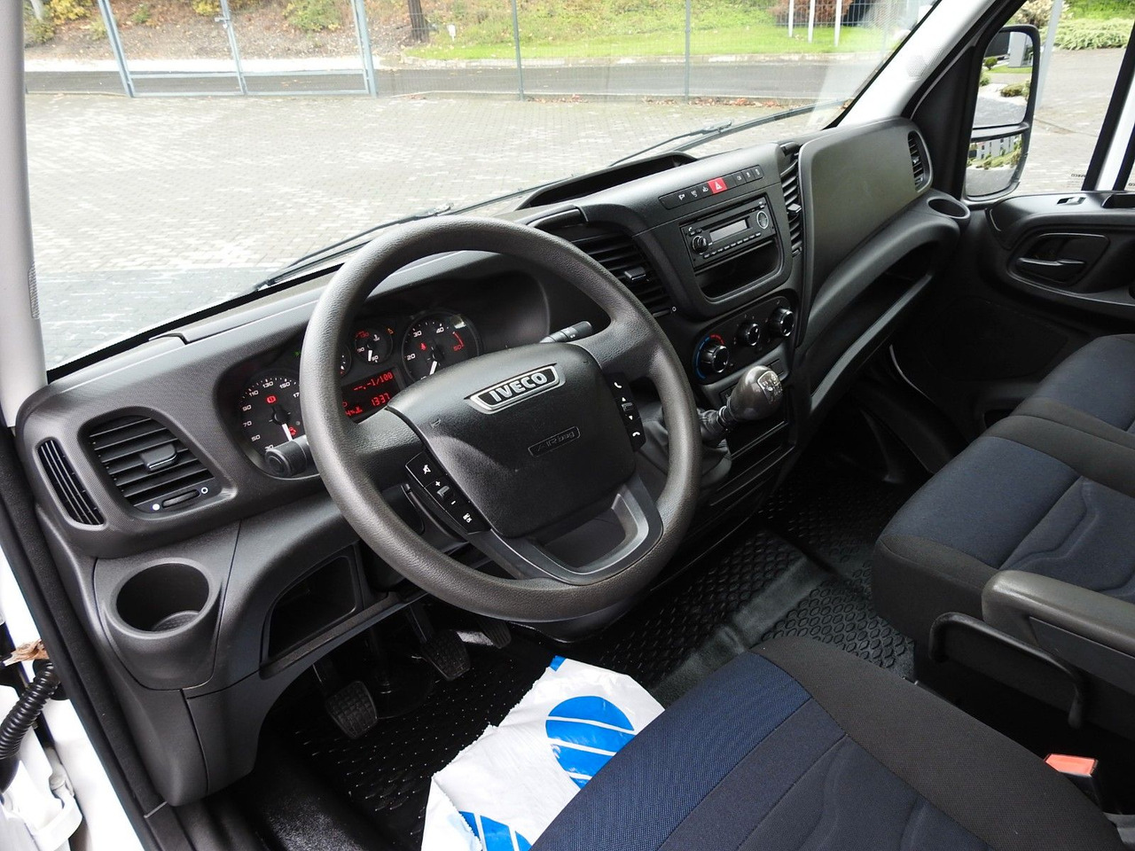 Iveco DAILY 35S15 PRITSCHE DOPPELKABINE DOKA 7 SITZE - Madelauto, Meeskonnaauto: pilt 2 Iveco DAILY 35S15 PRITSCHE DOPPELKABINE DOKA 7 SITZE - Madelauto, Meeskonnaauto: pilt 2