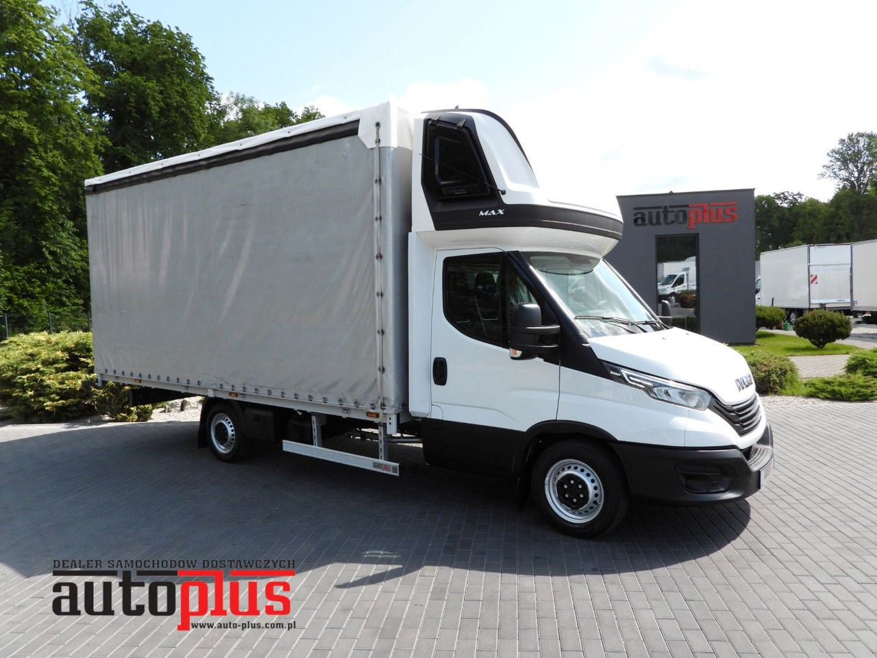 Iveco DAILY 35S18 PRITSCHE PLANE 10 PALETTEN TEMPOMAT - Tent tarbesõiduk: pilt 1 Iveco DAILY 35S18 PRITSCHE PLANE 10 PALETTEN TEMPOMAT - Tent tarbesõiduk: pilt 1
