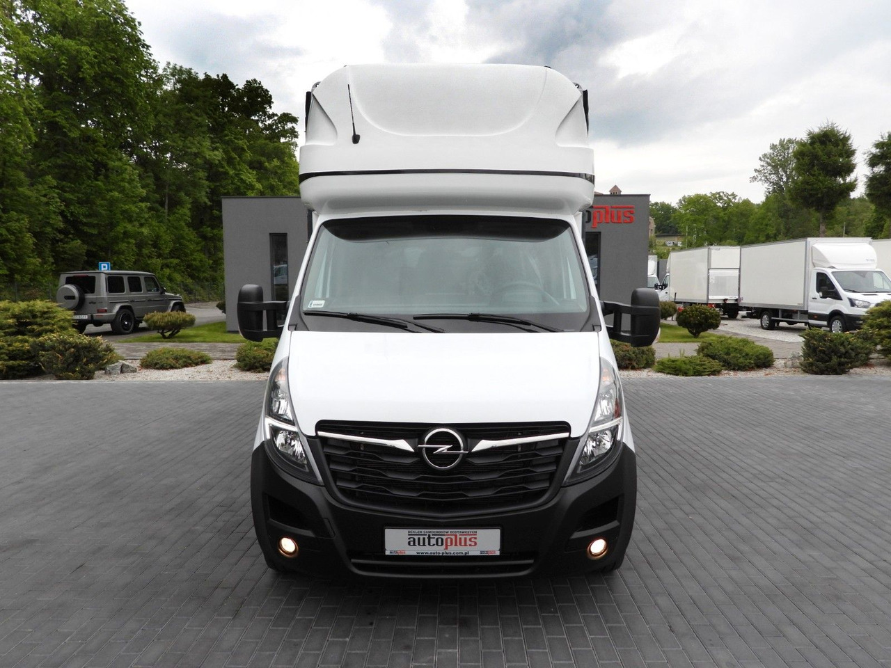 Iveco MOVANO PRITSCHE PLANE 10 PALETTEN TEMPOMAT NAVI - Tent tarbesõiduk: pilt 5 Iveco MOVANO PRITSCHE PLANE 10 PALETTEN TEMPOMAT NAVI - Tent tarbesõiduk: pilt 5