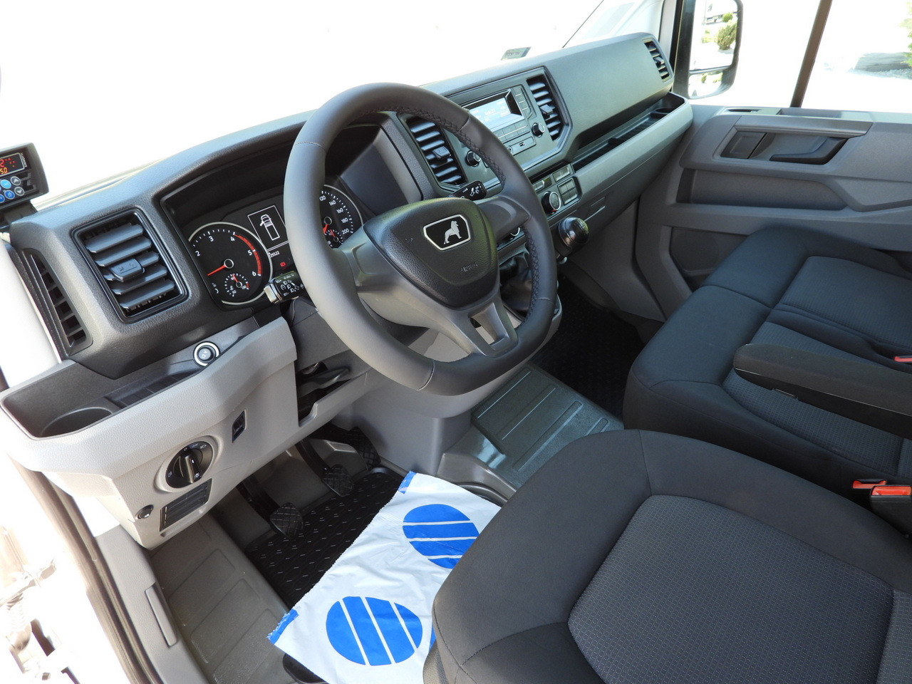 MAN TGE 3.140 REGRIGERATOR BOX -1*C 8 PALLETS HEATING FUNCTION CRUISE CONTROL PNEUMATICS AIR CONDITIONING 140HP - Tarbesõiduk külmik: pilt 2 MAN TGE 3.140 REGRIGERATOR BOX -1*C 8 PALLETS HEATING FUNCTION CRUISE CONTROL PNEUMATICS AIR CONDITIONING 140HP - Tarbesõiduk külmik: pilt 2