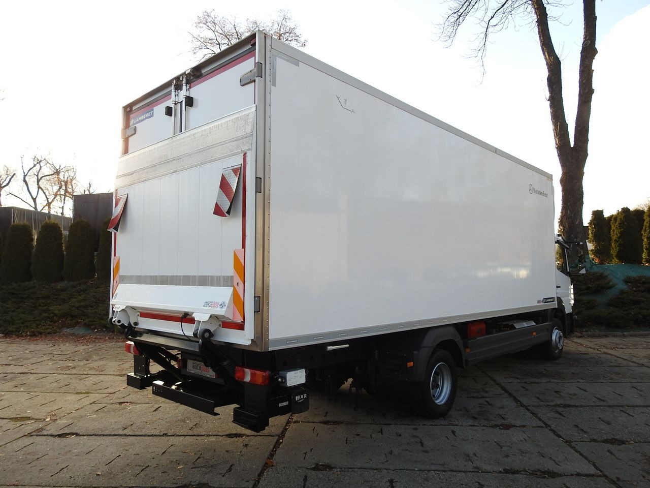 MERCEDES ATEGO 12.24 REGRIGERATOR BOX -10*C LIFT 16 PALLETS HEATING FUNCTION WEBASTO CRUISE CONTROL PNEUMATICS AIR CONDITIONING 240HP - Külmutiga veoauto: pilt 3 MERCEDES ATEGO 12.24 REGRIGERATOR BOX -10*C LIFT 16 PALLETS HEATING FUNCTION WEBASTO CRUISE CONTROL PNEUMATICS AIR CONDITIONING 240HP - Külmutiga veoauto: pilt 3