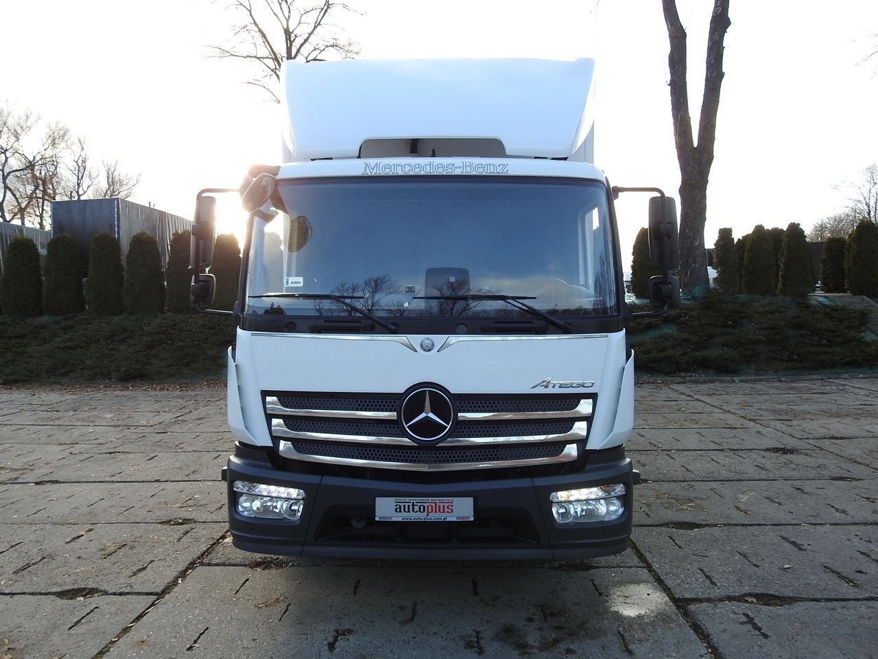 MERCEDES ATEGO 12.24 REGRIGERATOR BOX -10*C LIFT 16 PALLETS HEATING FUNCTION WEBASTO CRUISE CONTROL PNEUMATICS AIR CONDITIONING 240HP - Külmutiga veoauto: pilt 5 MERCEDES ATEGO 12.24 REGRIGERATOR BOX -10*C LIFT 16 PALLETS HEATING FUNCTION WEBASTO CRUISE CONTROL PNEUMATICS AIR CONDITIONING 240HP - Külmutiga veoauto: pilt 5