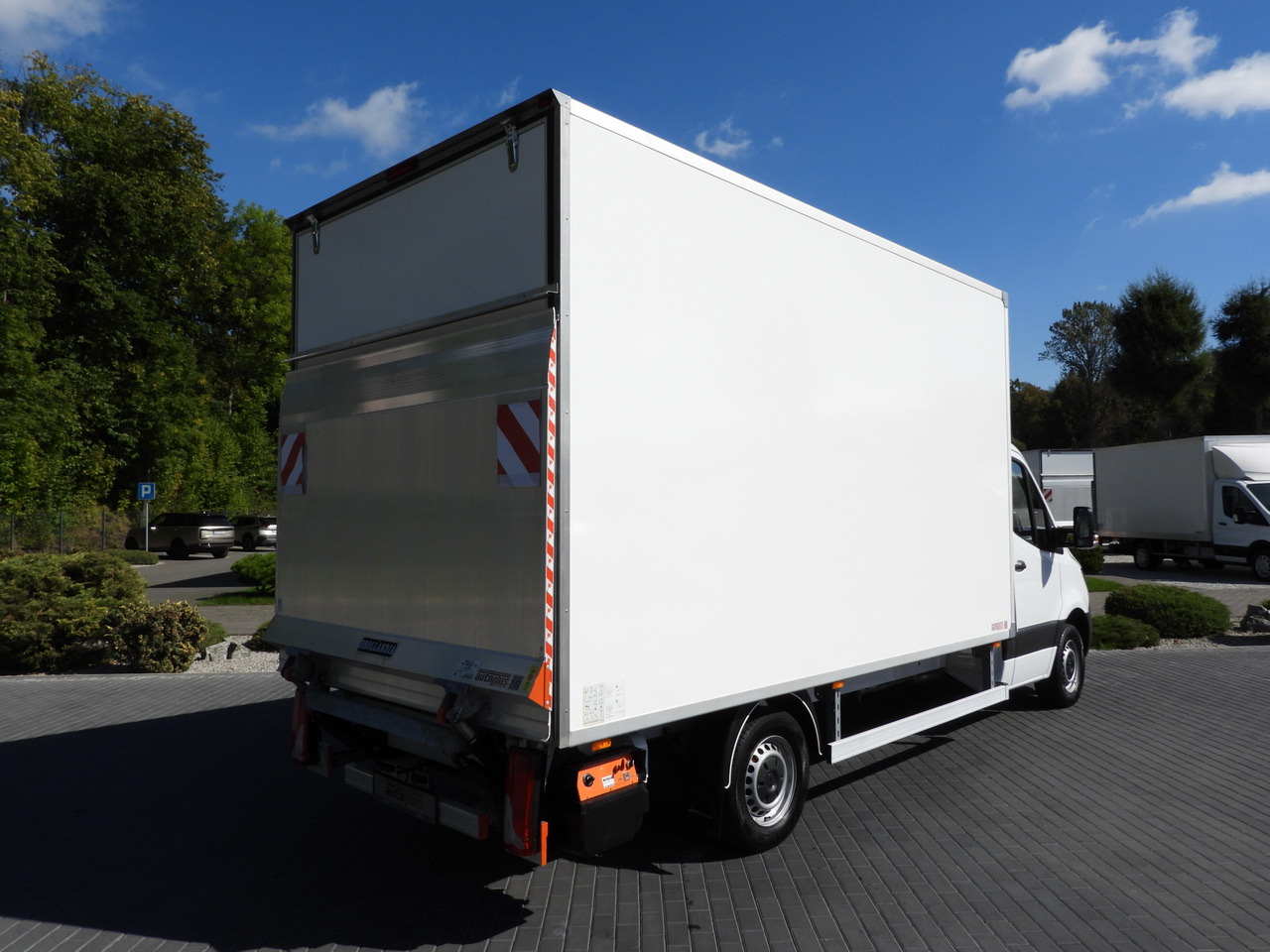 MERCEDES SPRINTER 315 BOX LIFT 8 PALLETS AIR CONDITIONING 150HP - Tarbesõiduk furgoon: pilt 3 MERCEDES SPRINTER 315 BOX LIFT 8 PALLETS AIR CONDITIONING 150HP - Tarbesõiduk furgoon: pilt 3