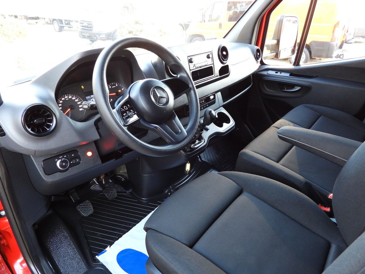 MERCEDES SPRINTER 316 TARPAULIN LIFT 8 PALLETS WEBASTO CRUISE CONTROL AIR CONDITIONING 160HP - Tent tarbesõiduk: pilt 2 MERCEDES SPRINTER 316 TARPAULIN LIFT 8 PALLETS WEBASTO CRUISE CONTROL AIR CONDITIONING 160HP - Tent tarbesõiduk: pilt 2