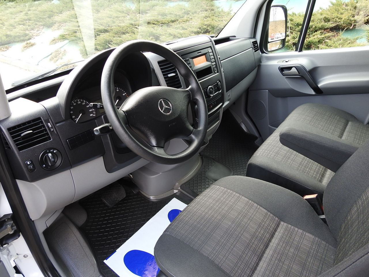 MERCEDES SPRINTER 316 THREE-WAY TIPPER  CRUISE CONTROL AUTOMATIC TRANSMISSION  AIR CONDITIONING  160HP - Tarbesõiduk kallur: pilt 2 MERCEDES SPRINTER 316 THREE-WAY TIPPER  CRUISE CONTROL AUTOMATIC TRANSMISSION  AIR CONDITIONING  160HP - Tarbesõiduk kallur: pilt 2