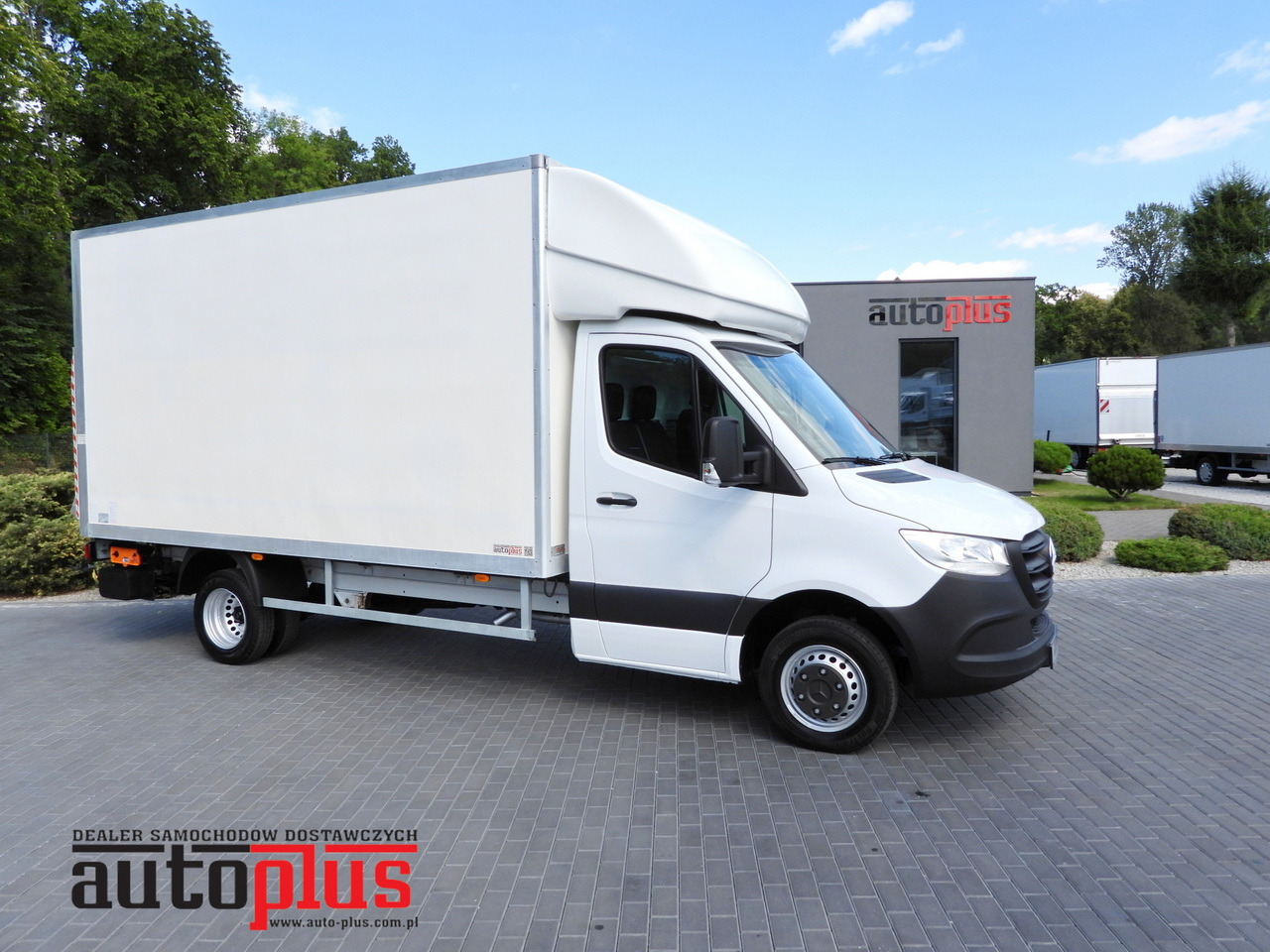 MERCEDES SPRINTER 514 BOX LIFT 8 PALLETS CRUISE CONTROL TWIN WHEELS AIR CONDITIONING 140HP - Tarbesõiduk furgoon: pilt 1 MERCEDES SPRINTER 514 BOX LIFT 8 PALLETS CRUISE CONTROL TWIN WHEELS AIR CONDITIONING 140HP - Tarbesõiduk furgoon: pilt 1