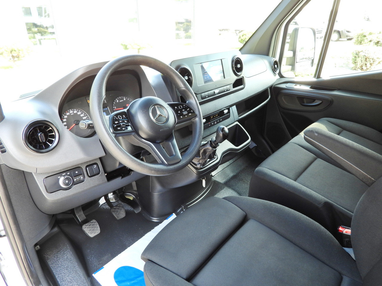 MERCEDES SPRINTER 514 BOX LIFT 8 PALLETS CRUISE CONTROL TWIN WHEELS AIR CONDITIONING 140HP - Tarbesõiduk furgoon: pilt 2 MERCEDES SPRINTER 514 BOX LIFT 8 PALLETS CRUISE CONTROL TWIN WHEELS AIR CONDITIONING 140HP - Tarbesõiduk furgoon: pilt 2