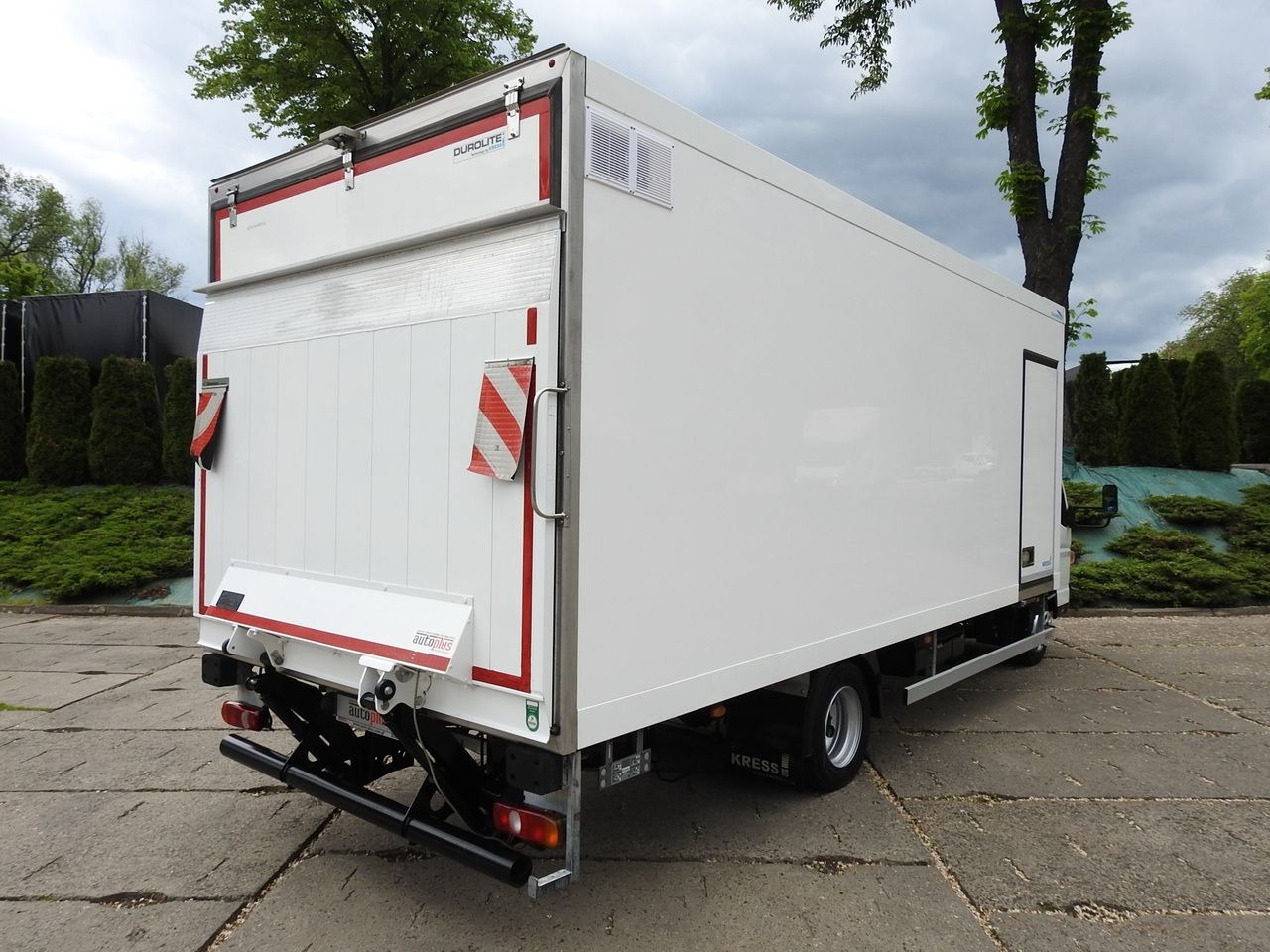 MITSUBISHI CANTER FUSO 7C15 REGRIGERATOR BOX -4*C LIFT POWER SUPPLY 230V AIR CONDITIONING AUTOMATIC TRANSMISSION 150HP - Külmutiga veoauto: pilt 3 MITSUBISHI CANTER FUSO 7C15 REGRIGERATOR BOX -4*C LIFT POWER SUPPLY 230V AIR CONDITIONING AUTOMATIC TRANSMISSION 150HP - Külmutiga veoauto: pilt 3