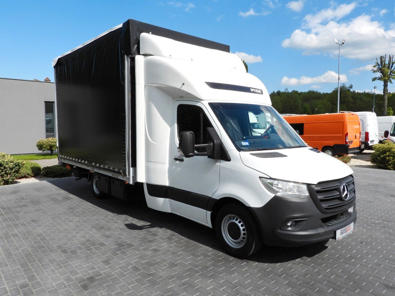 Mercedes-Benz SPRINTER 316 PRITSCHE PLANE AUFZUG 10 PALETTEN - Tent tarbesõiduk, Meeskonnaauto: pilt 4 Mercedes-Benz SPRINTER 316 PRITSCHE PLANE AUFZUG 10 PALETTEN - Tent tarbesõiduk, Meeskonnaauto: pilt 4