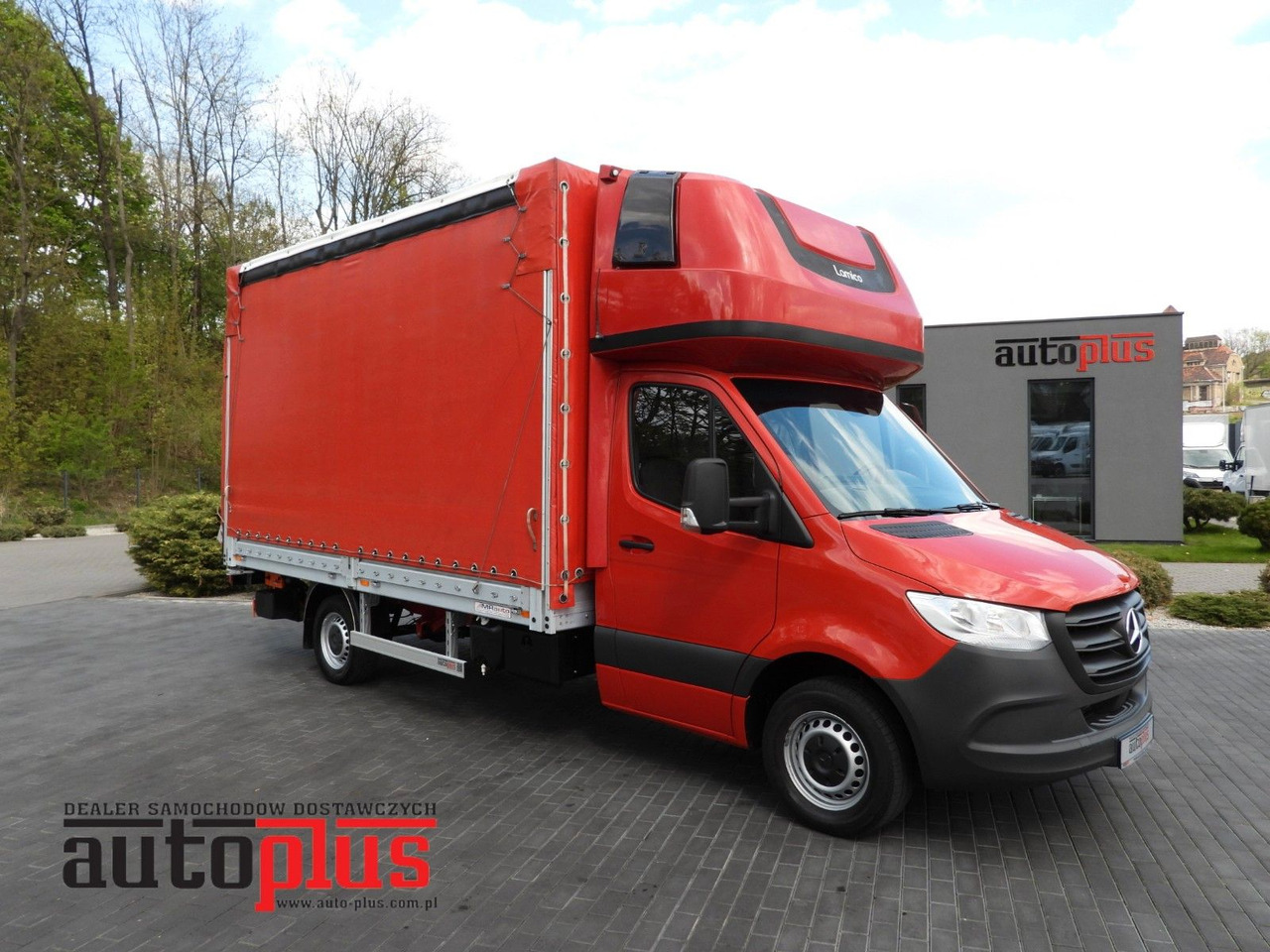 Mercedes-Benz SPRINTER 316 PRITSCHE PLANE AUFZUG 8 EUROPALET - Tent tarbesõiduk: pilt 1 Mercedes-Benz SPRINTER 316 PRITSCHE PLANE AUFZUG 8 EUROPALET - Tent tarbesõiduk: pilt 1