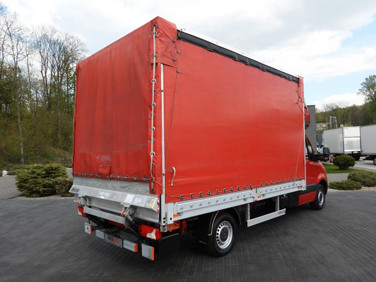 Mercedes-Benz SPRINTER 316 PRITSCHE PLANE AUFZUG 8 EUROPALET - Tent tarbesõiduk: pilt 3 Mercedes-Benz SPRINTER 316 PRITSCHE PLANE AUFZUG 8 EUROPALET - Tent tarbesõiduk: pilt 3