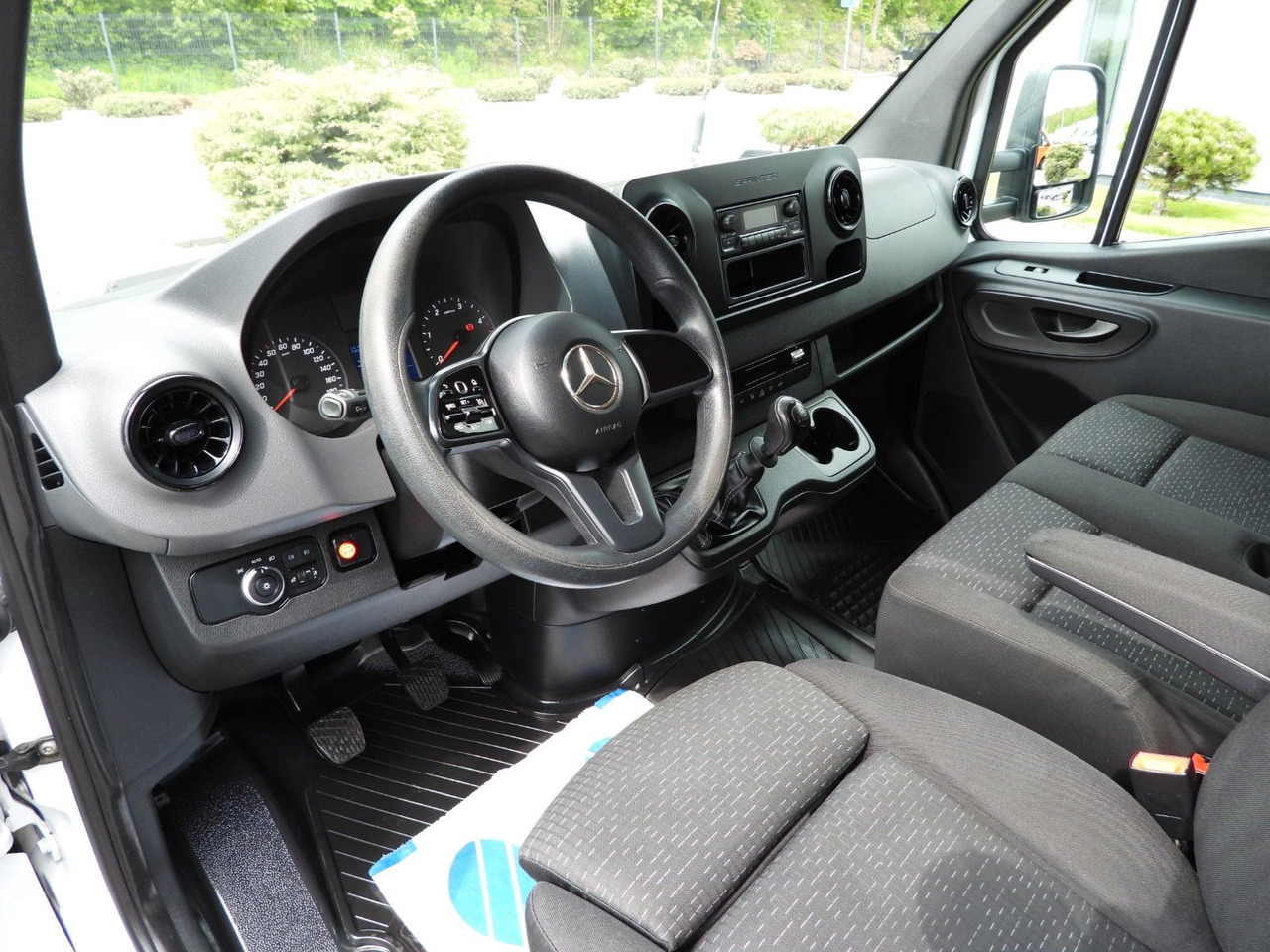 Mercedes-Benz SPRINTER 316 PRITSCHE PLANE AUFZUG 8 PALETTEN - Tent tarbesõiduk, Meeskonnaauto: pilt 2 Mercedes-Benz SPRINTER 316 PRITSCHE PLANE AUFZUG 8 PALETTEN - Tent tarbesõiduk, Meeskonnaauto: pilt 2